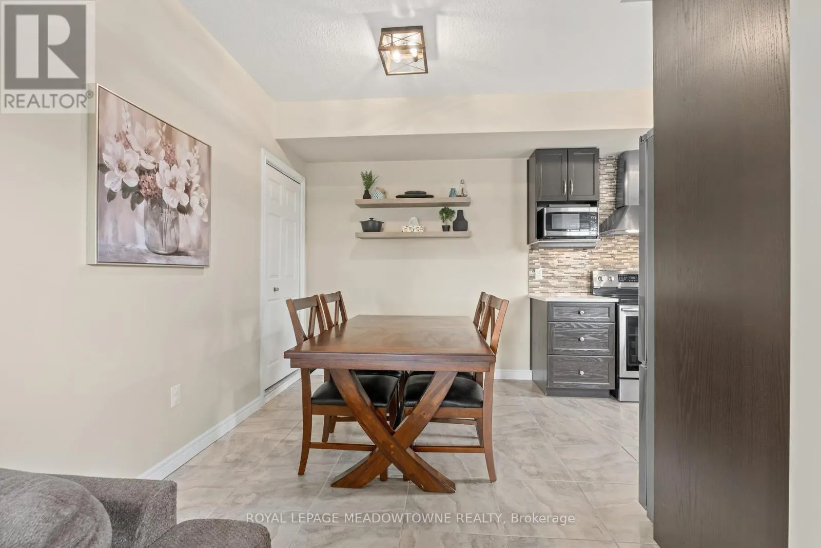 20 - 39 KAY CRESCENT