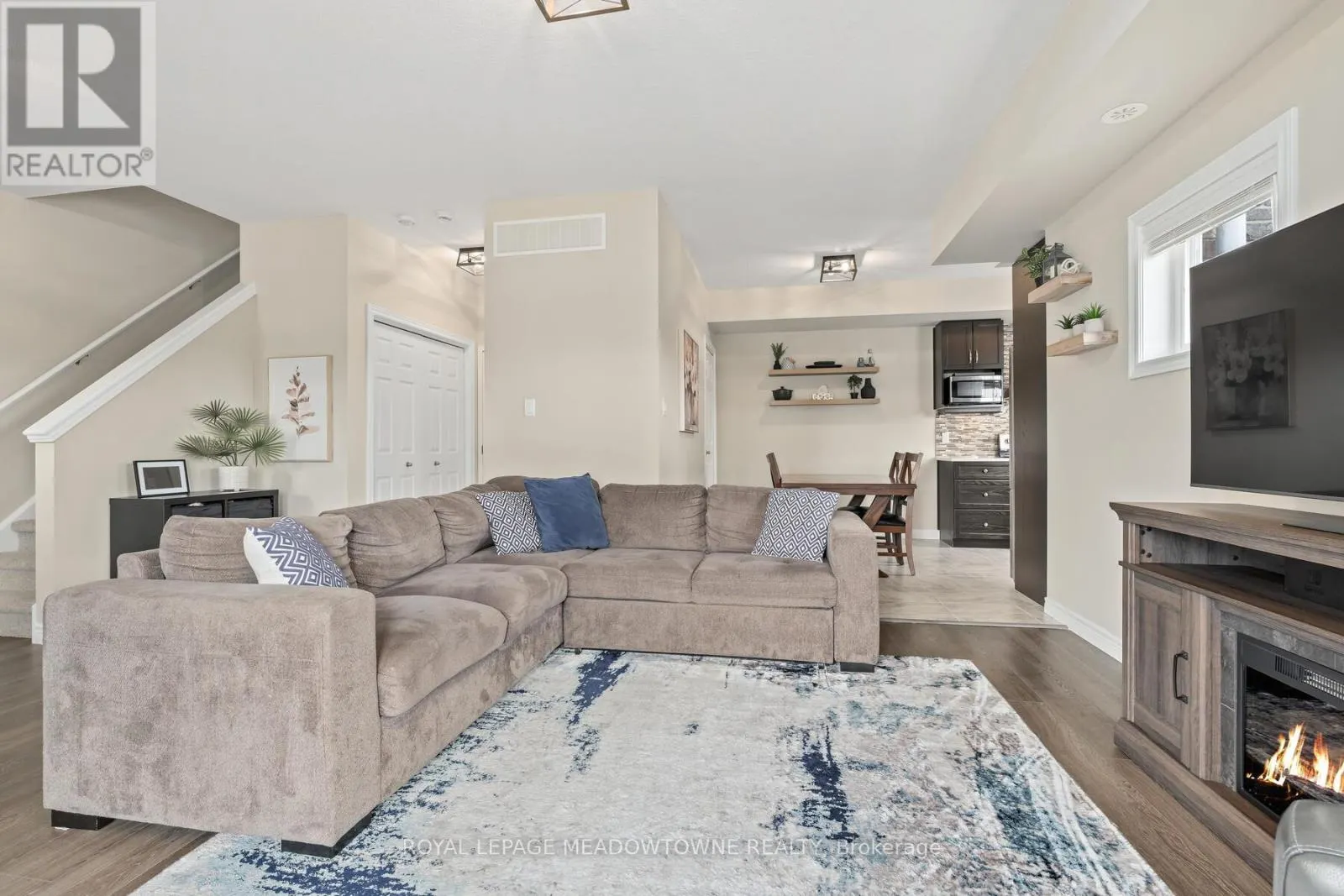 20 - 39 KAY CRESCENT