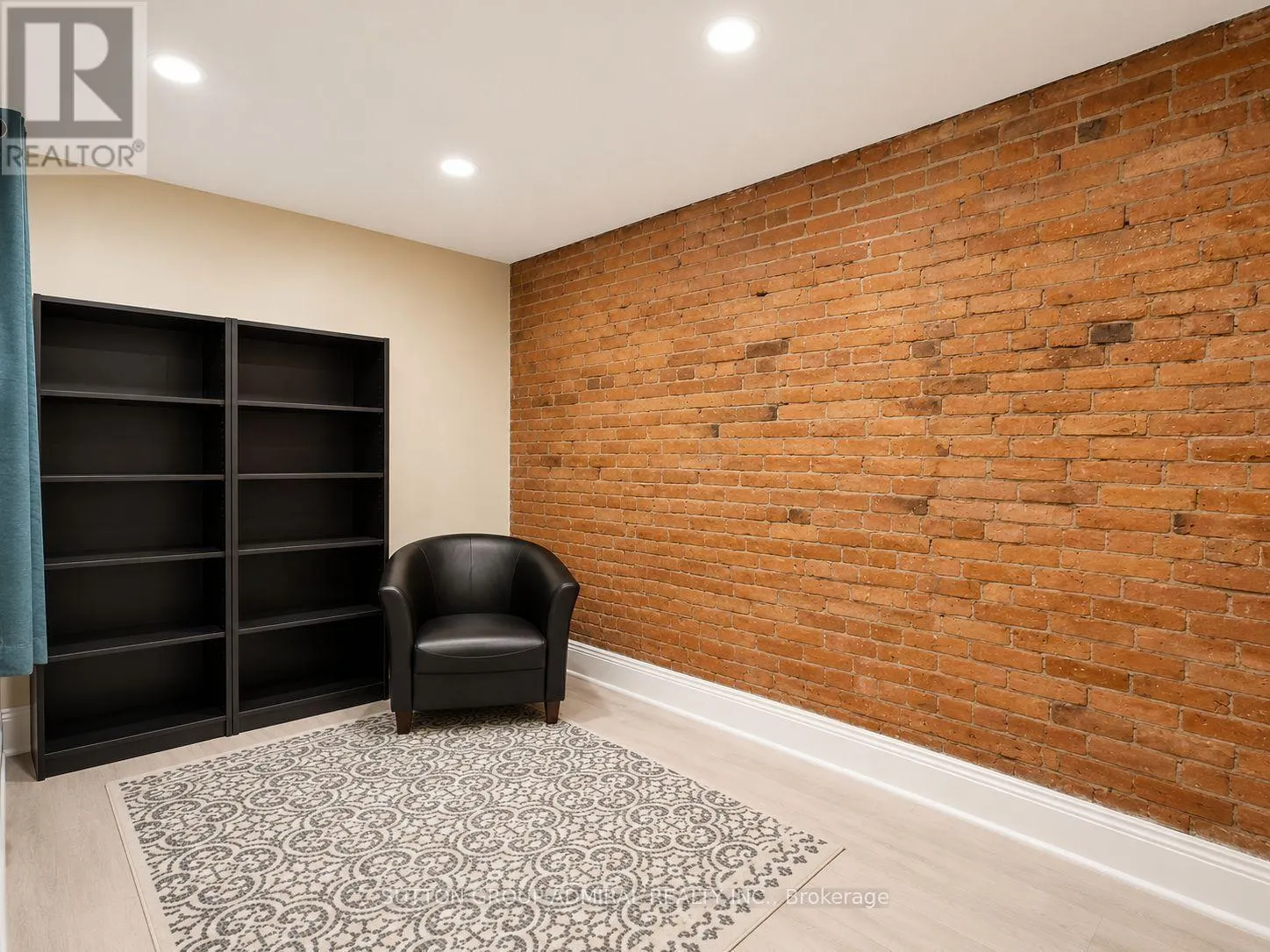 UNIT 101 - 249 DIVISION STREET