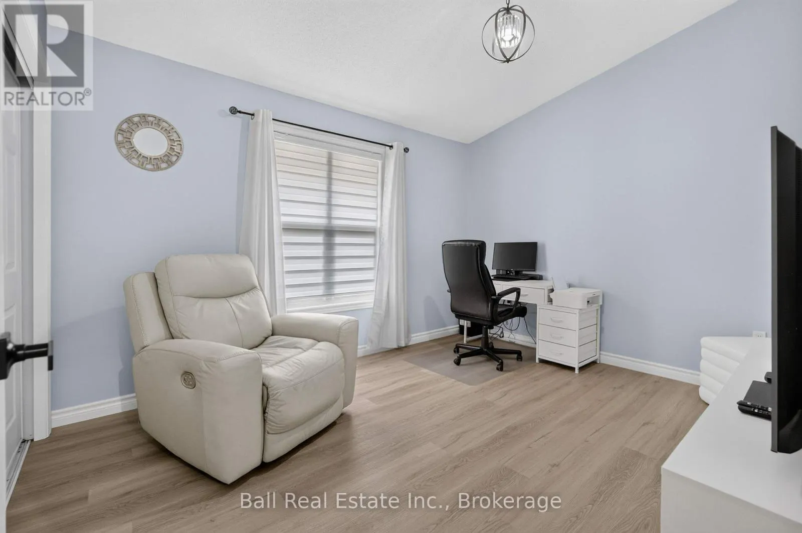 18 RUSSELL HILL ROAD