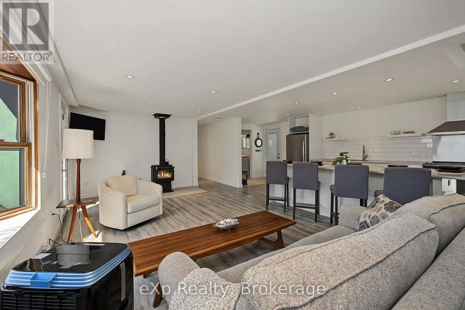 3 BAYVIEW DRIVE