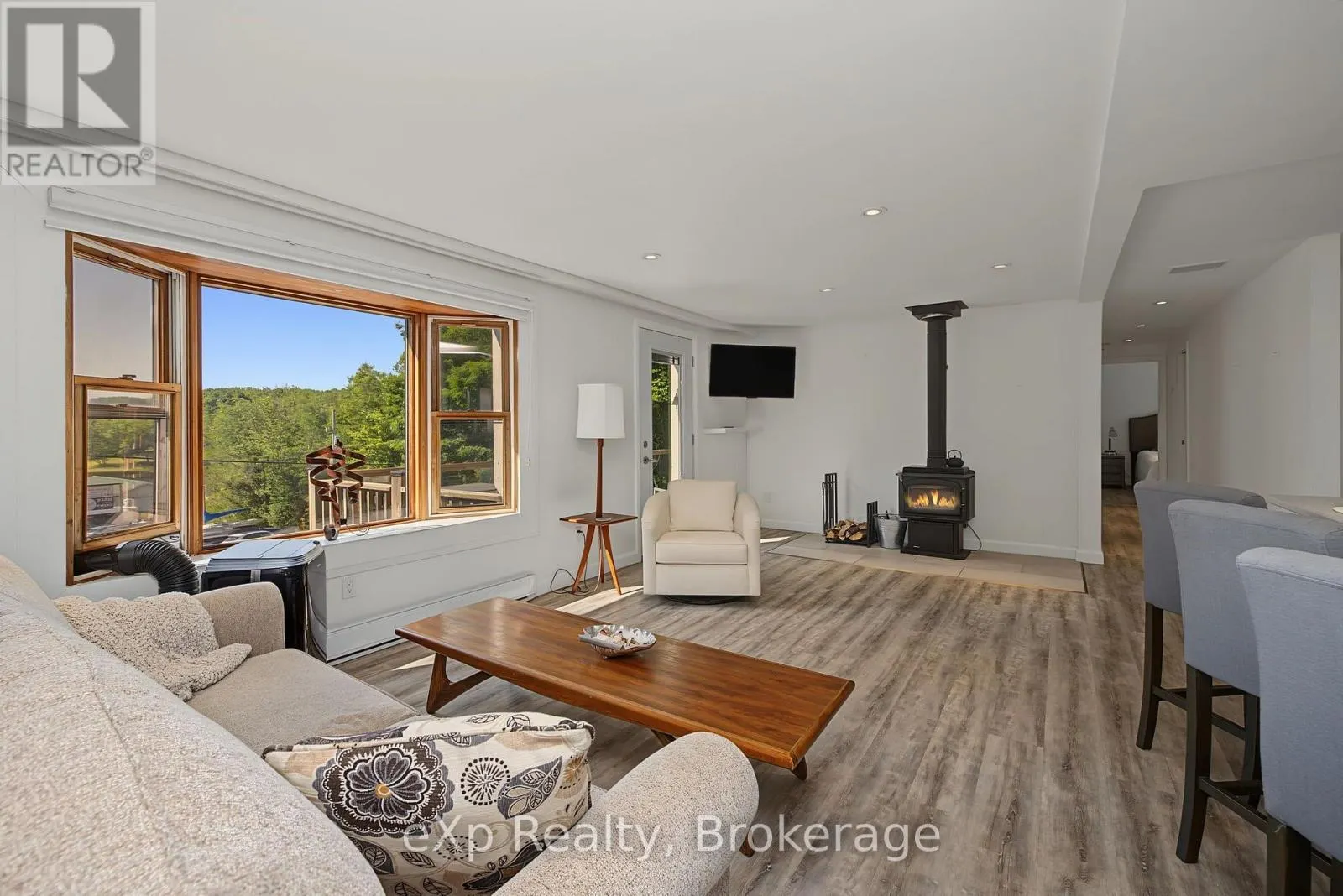 3 BAYVIEW DRIVE