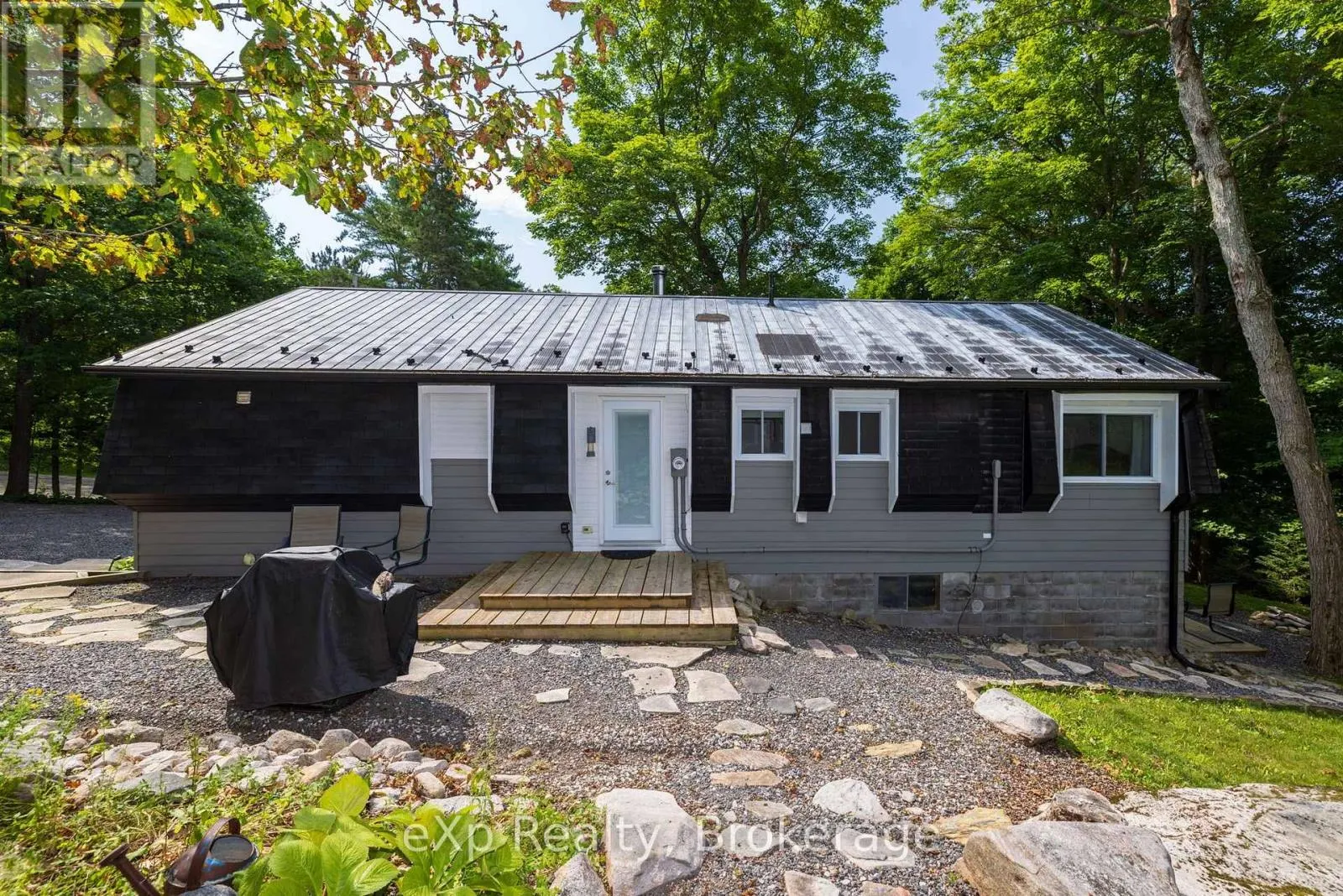 3 BAYVIEW DRIVE