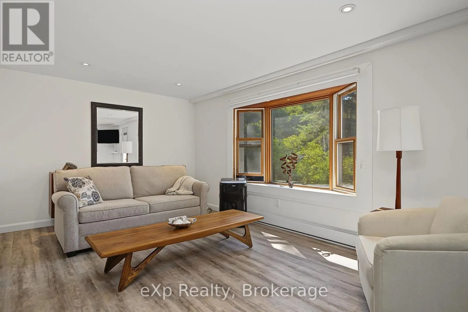 3 BAYVIEW DRIVE