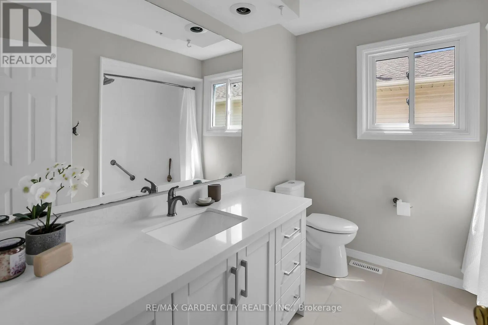 4542 IVY GARDENS CRESCENT