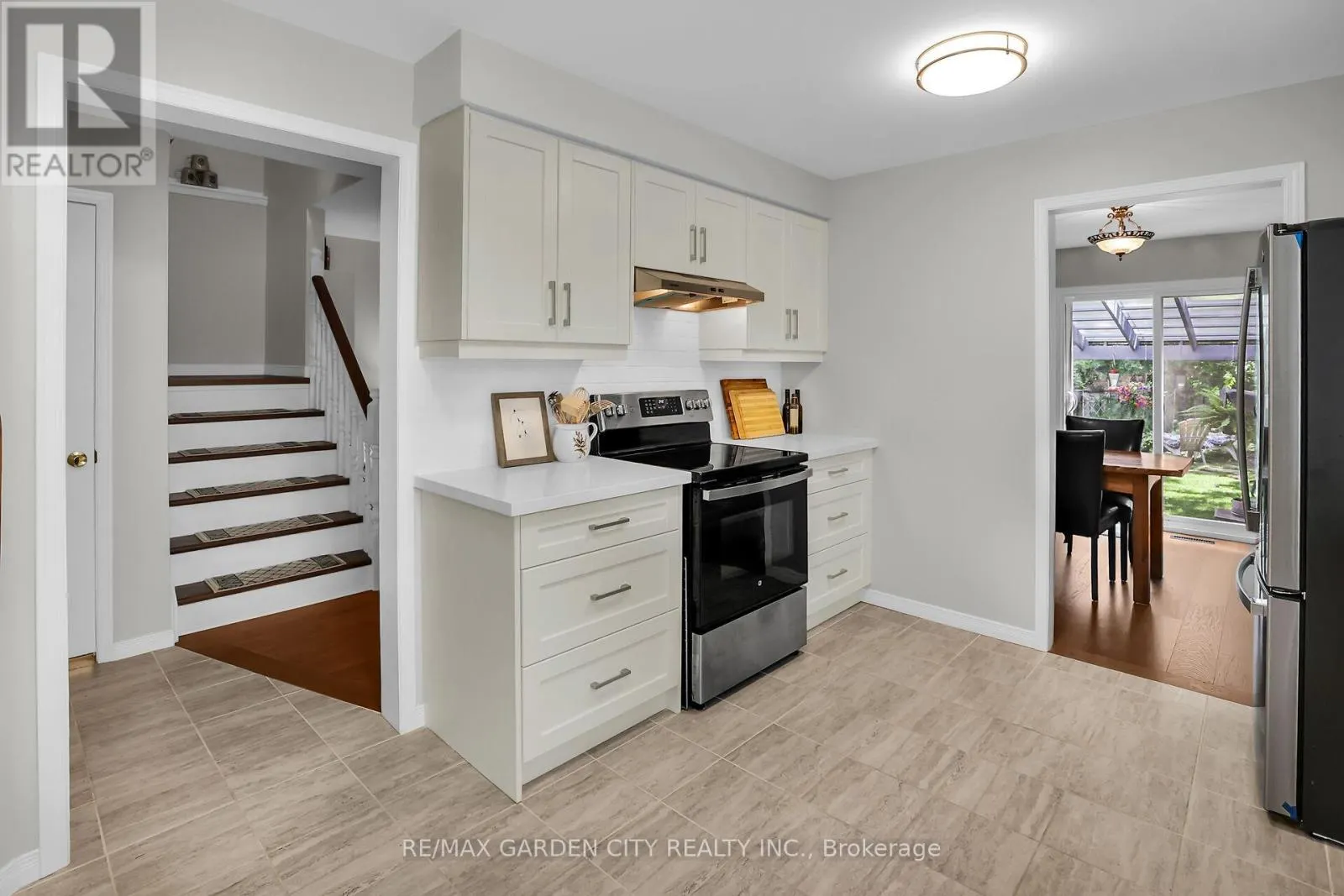 4542 IVY GARDENS CRESCENT