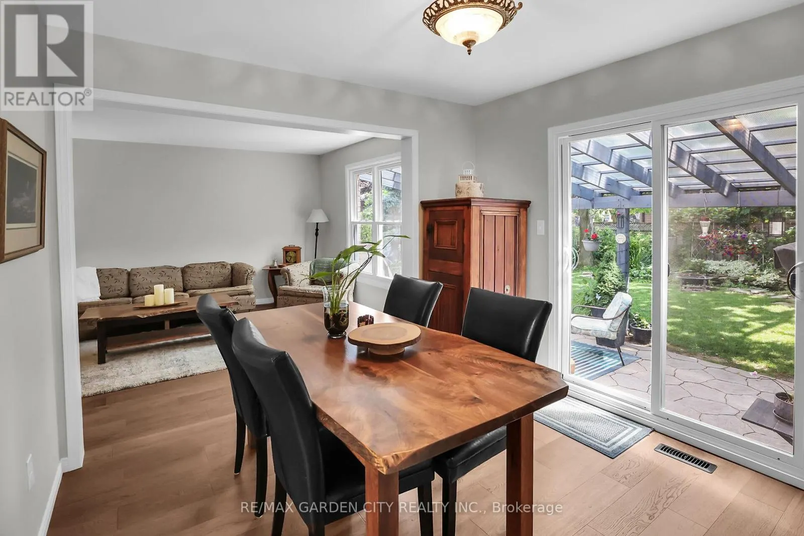 4542 IVY GARDENS CRESCENT