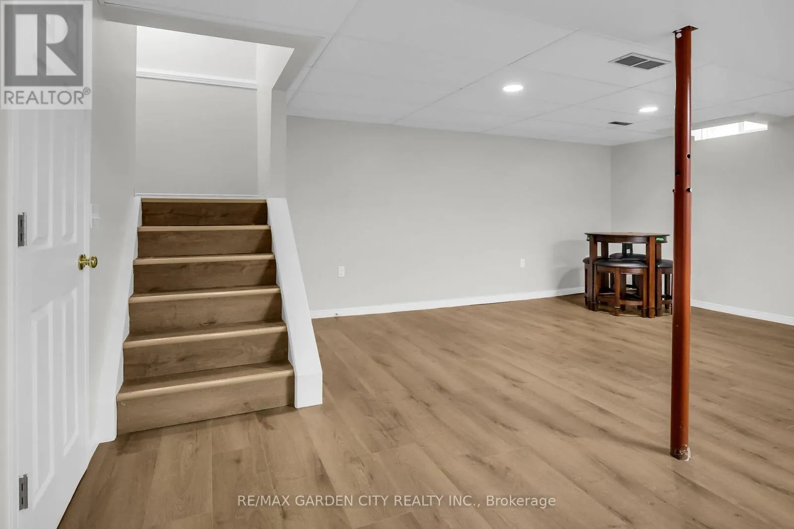 4542 IVY GARDENS CRESCENT