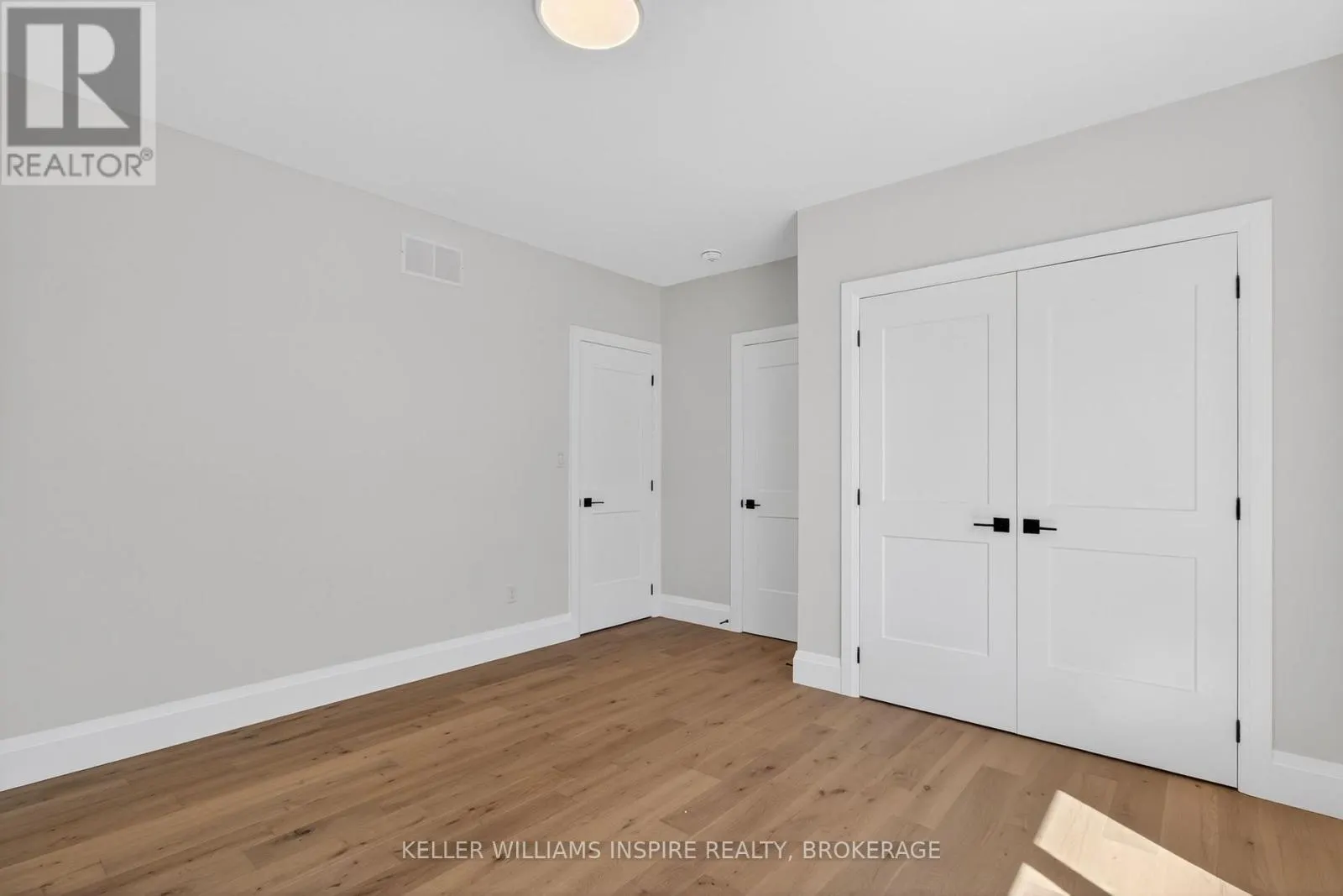 939 SHEFFIELD LANE