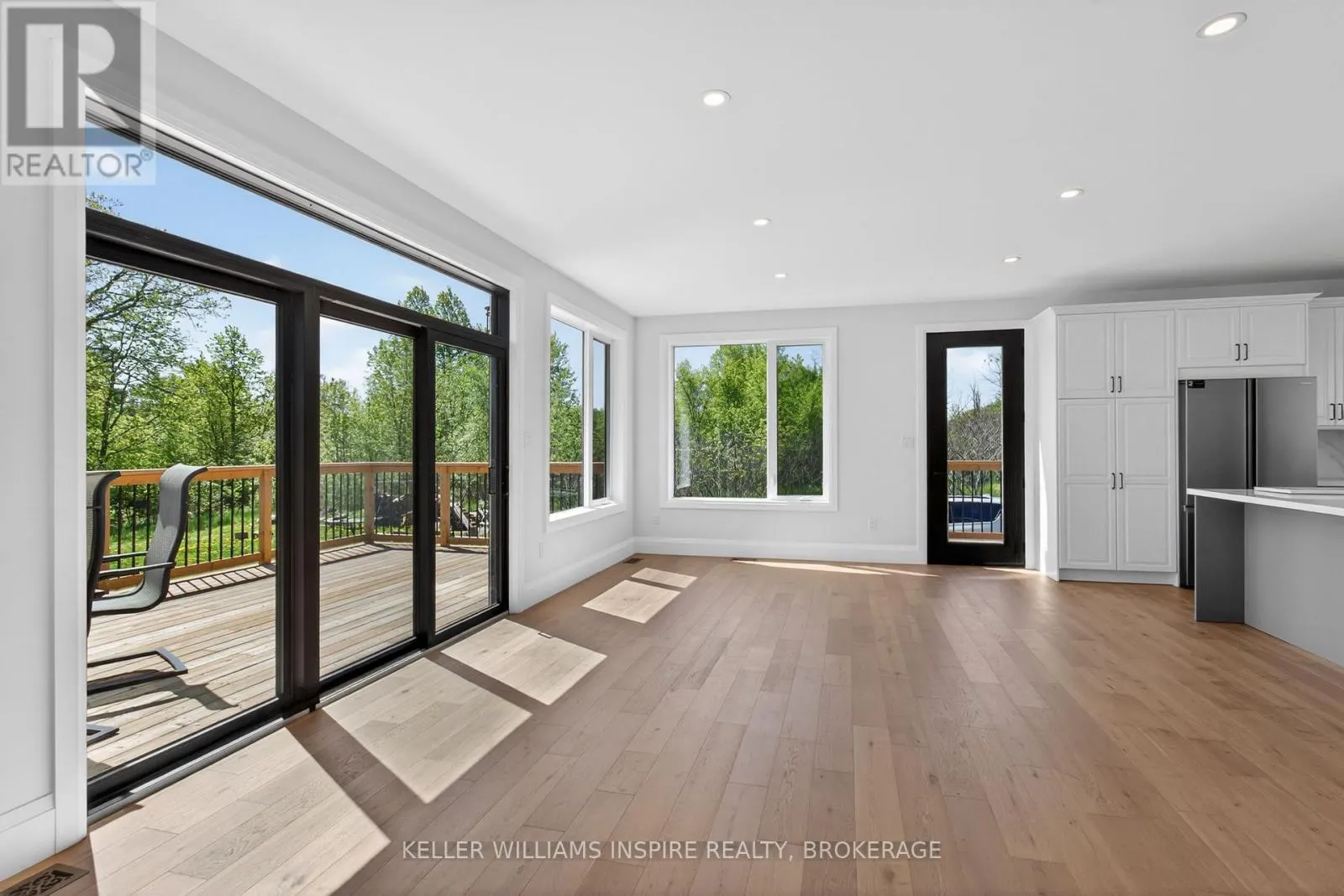 939 SHEFFIELD LANE