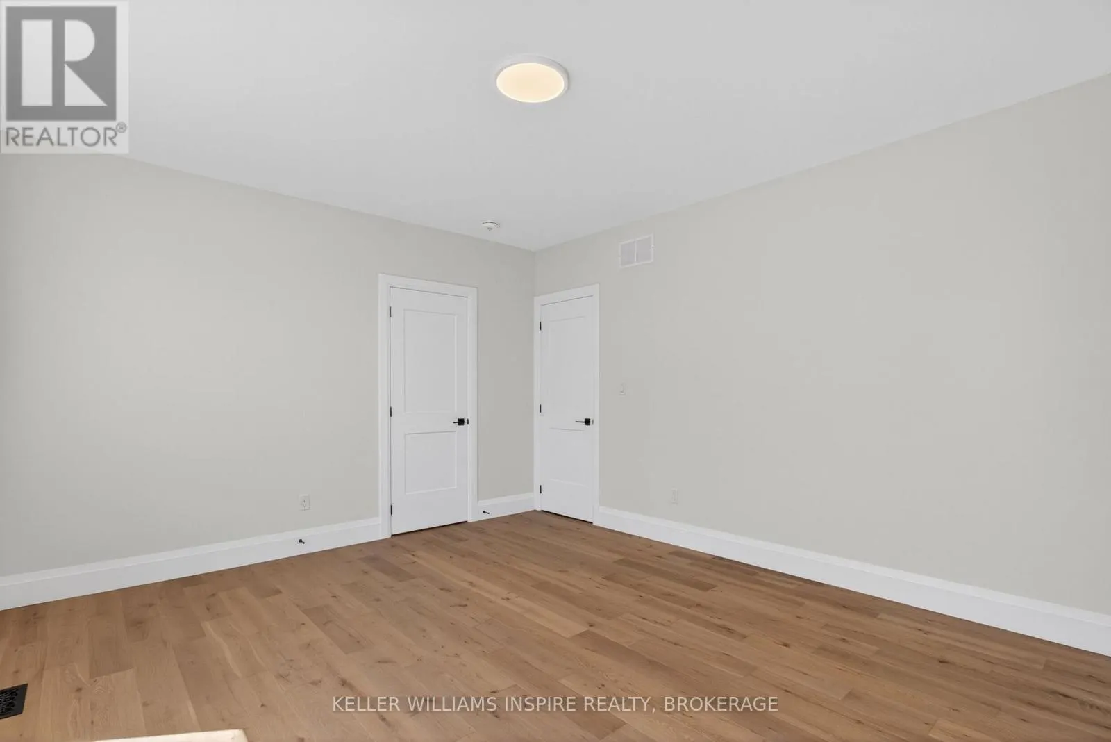 939 SHEFFIELD LANE