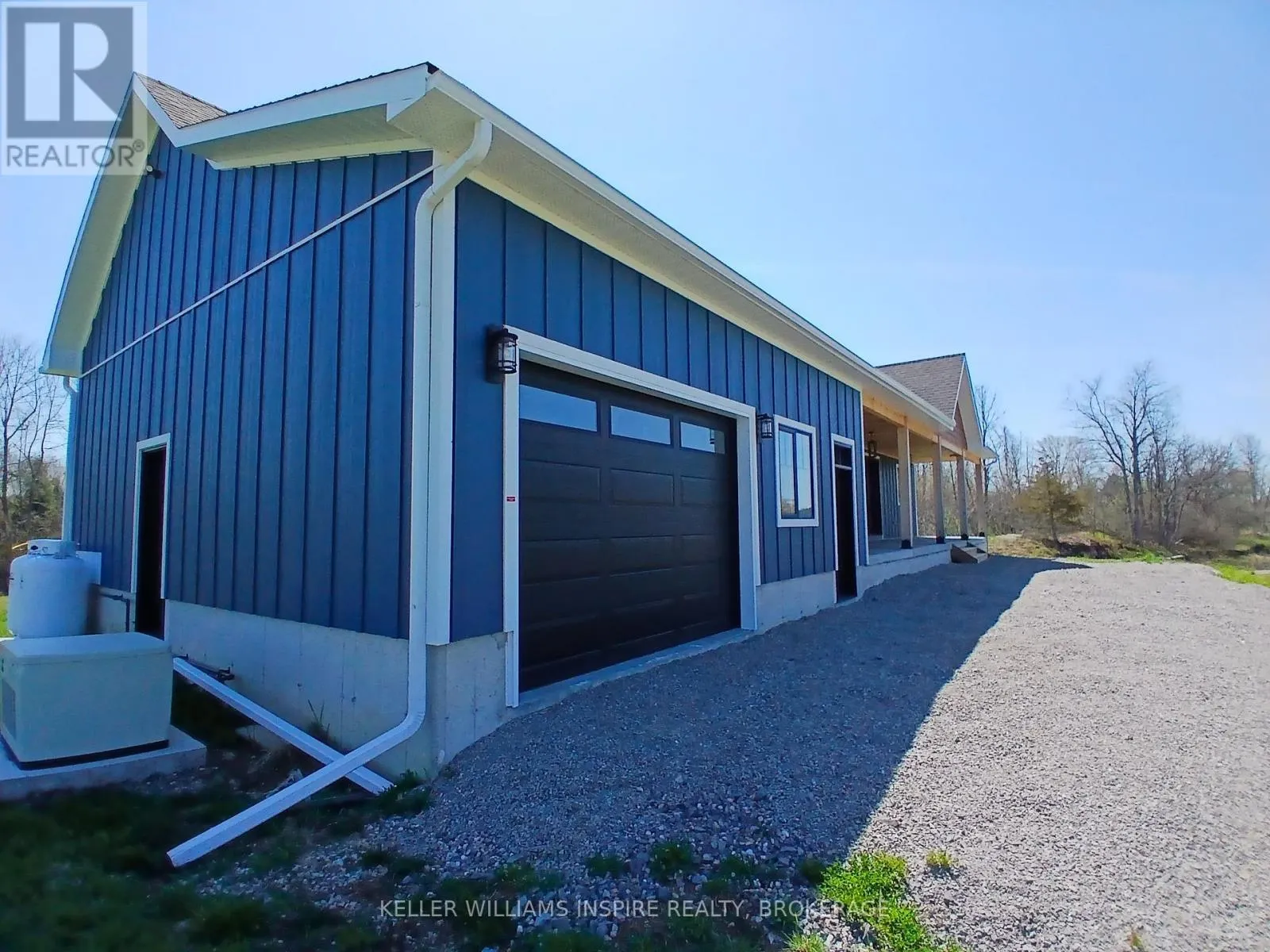 939 SHEFFIELD LANE