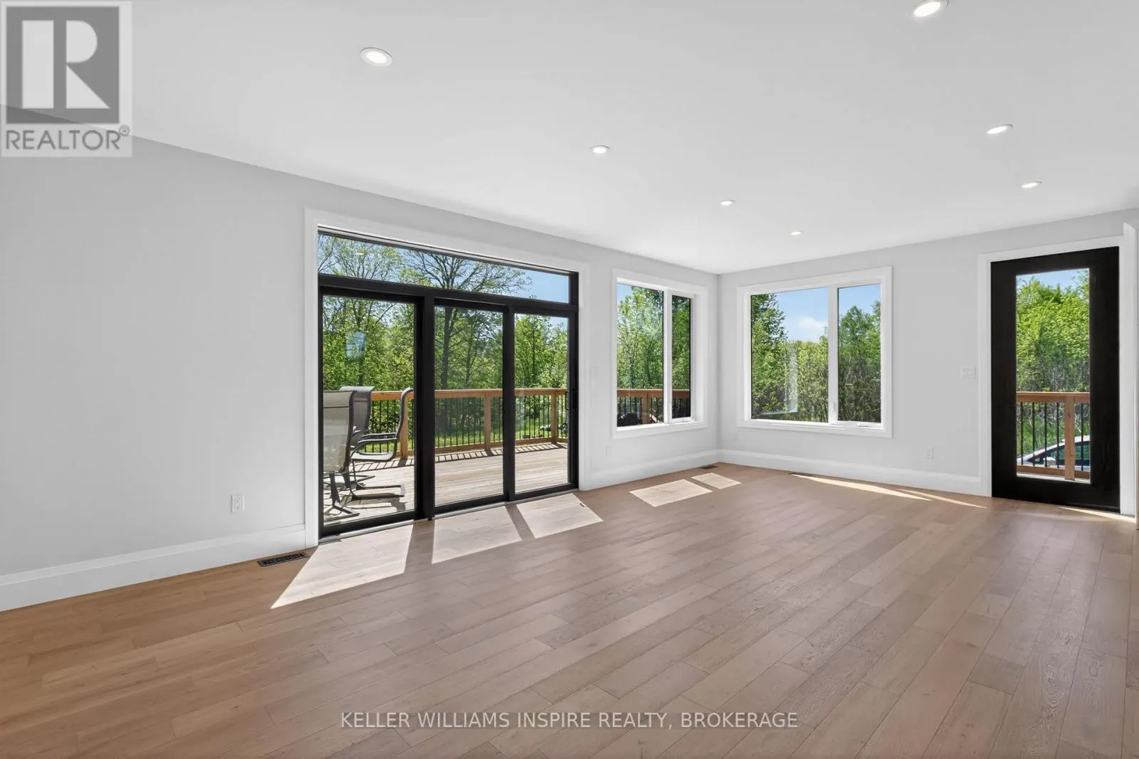 939 SHEFFIELD LANE