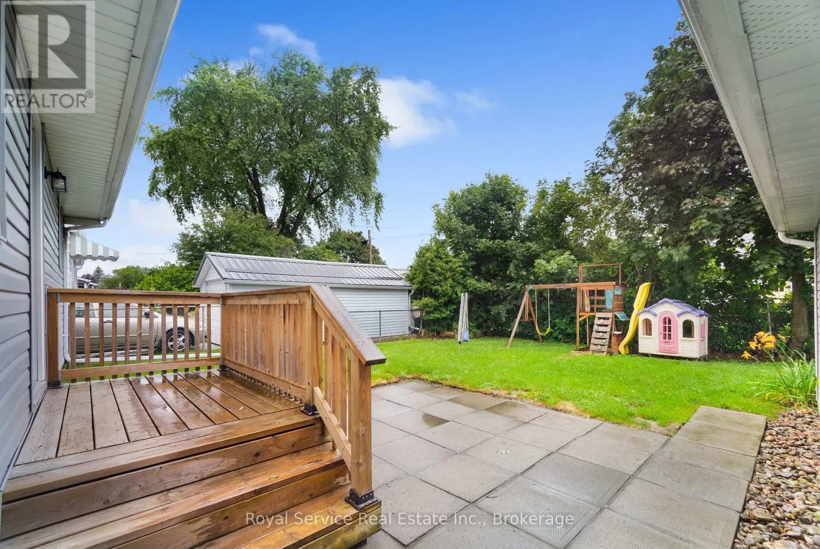 558 BURNHAM STREET