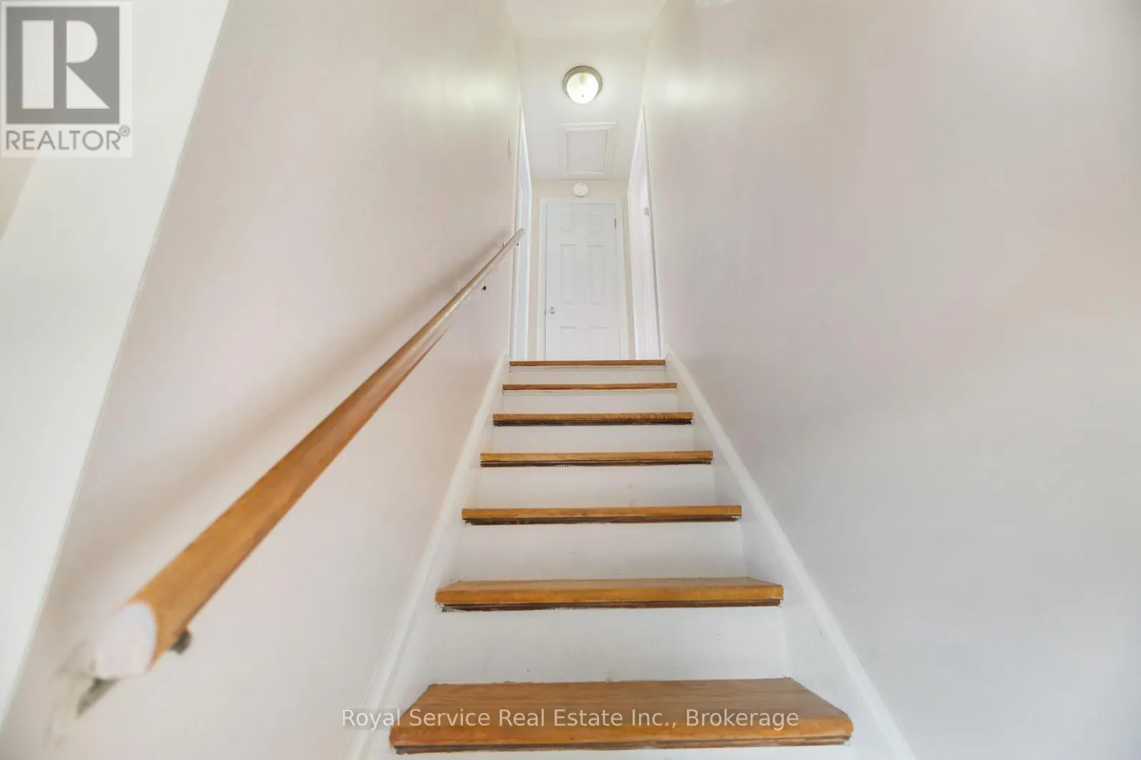 558 BURNHAM STREET