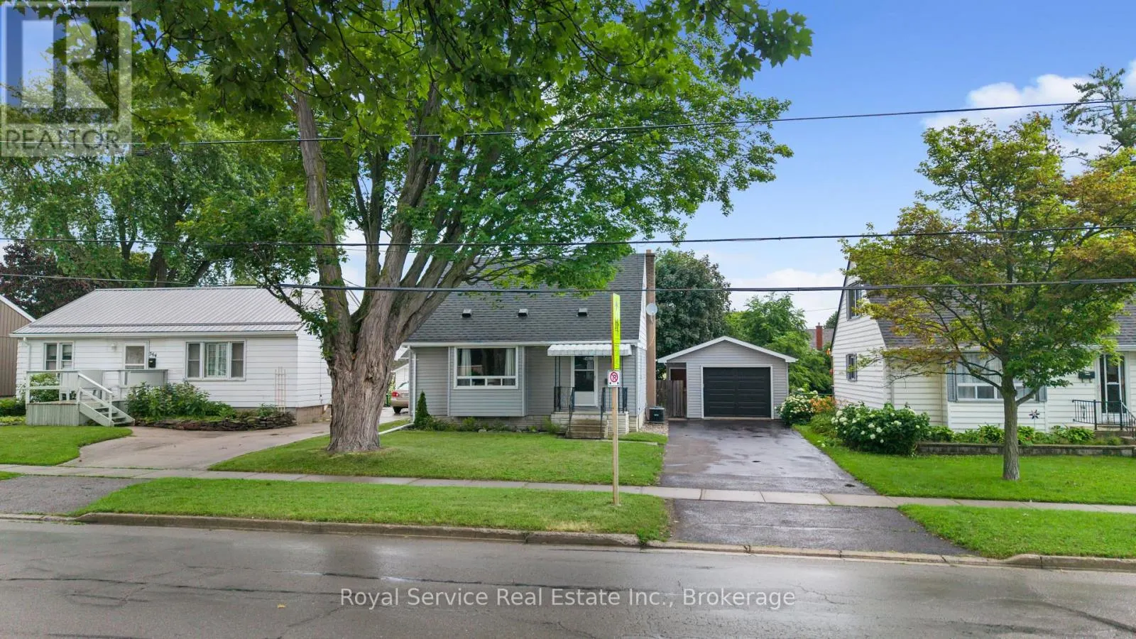 558 BURNHAM STREET