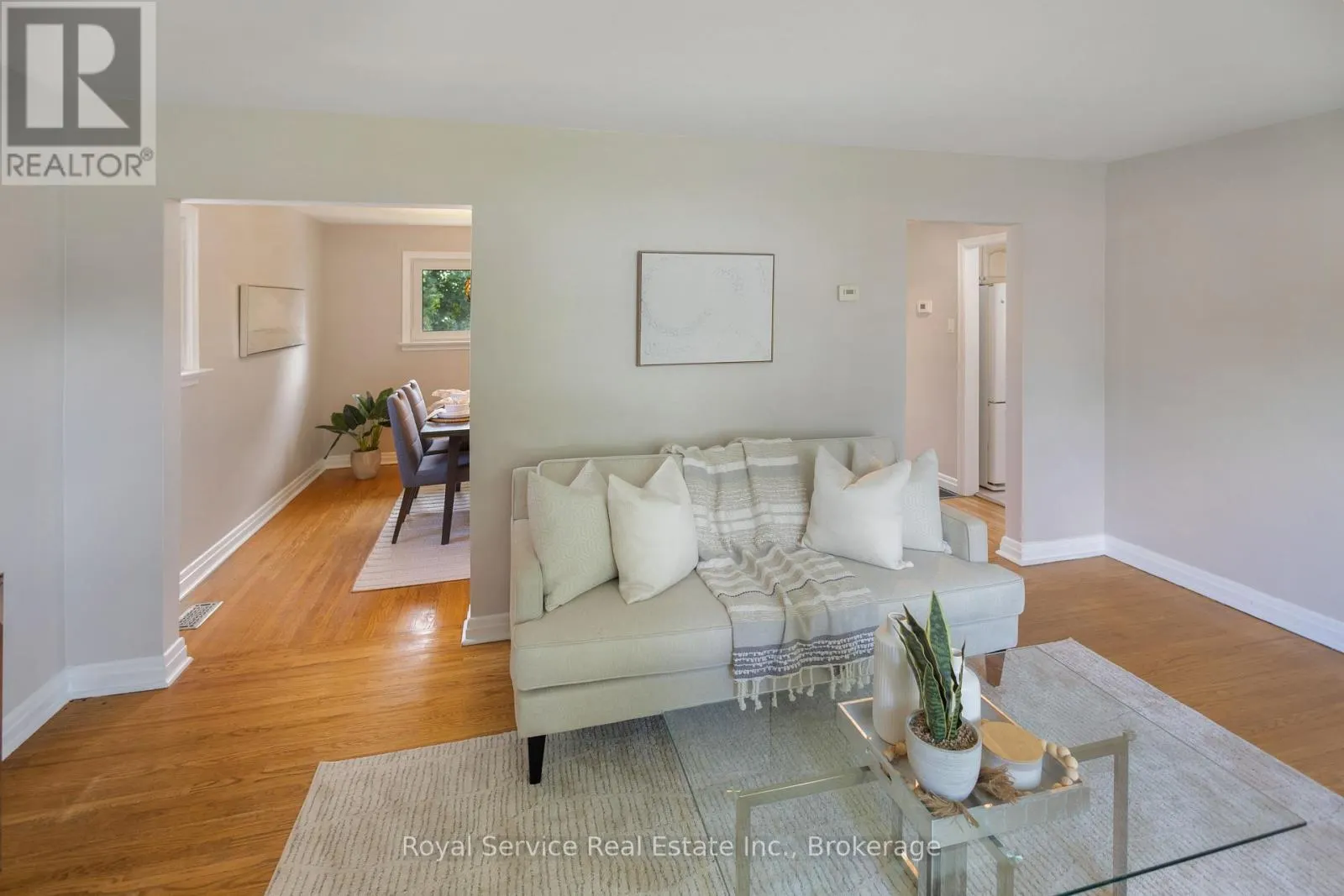558 BURNHAM STREET