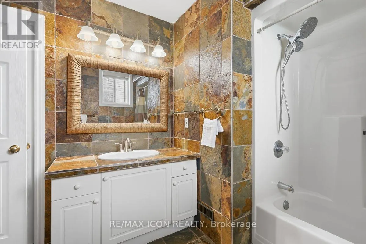 632 THORNWOOD DRIVE