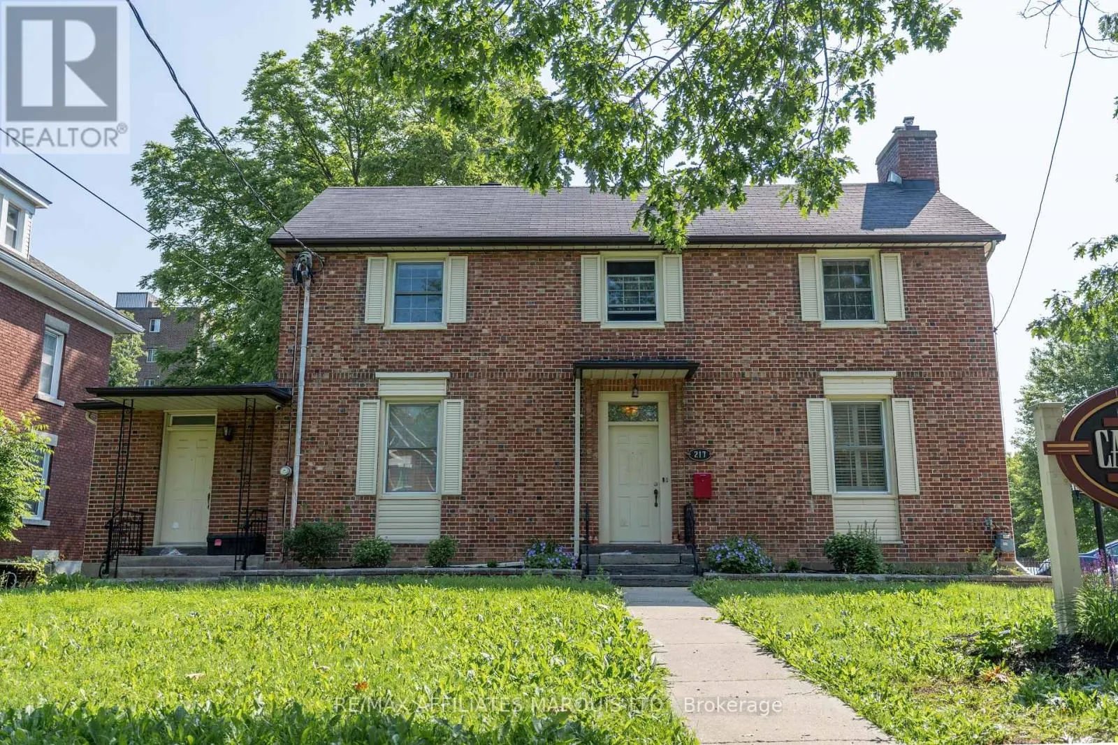 217 ADOLPHUS STREET