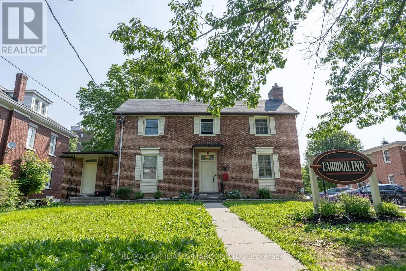 217 ADOLPHUS STREET