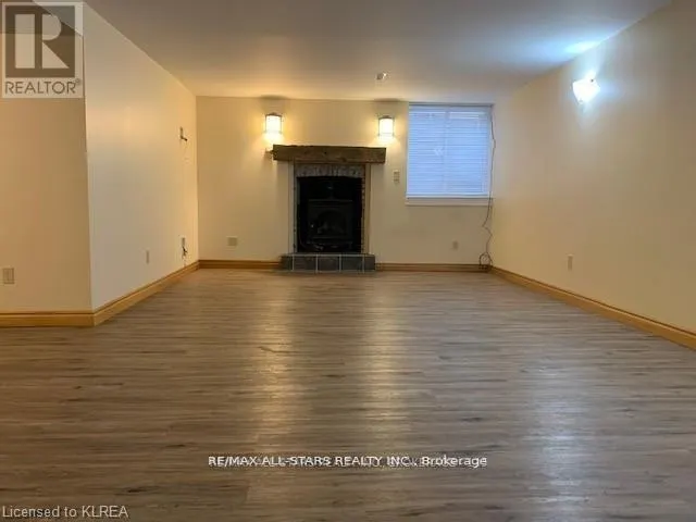 12 PARKWAY (LOWER) AVENUE