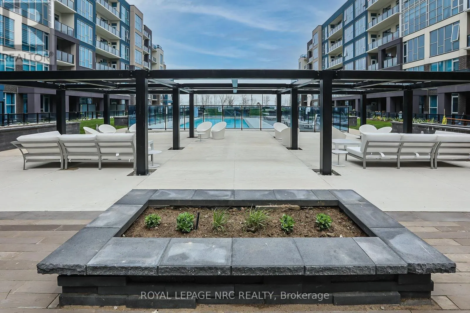 232 - 16 CONCORD PLACE #232