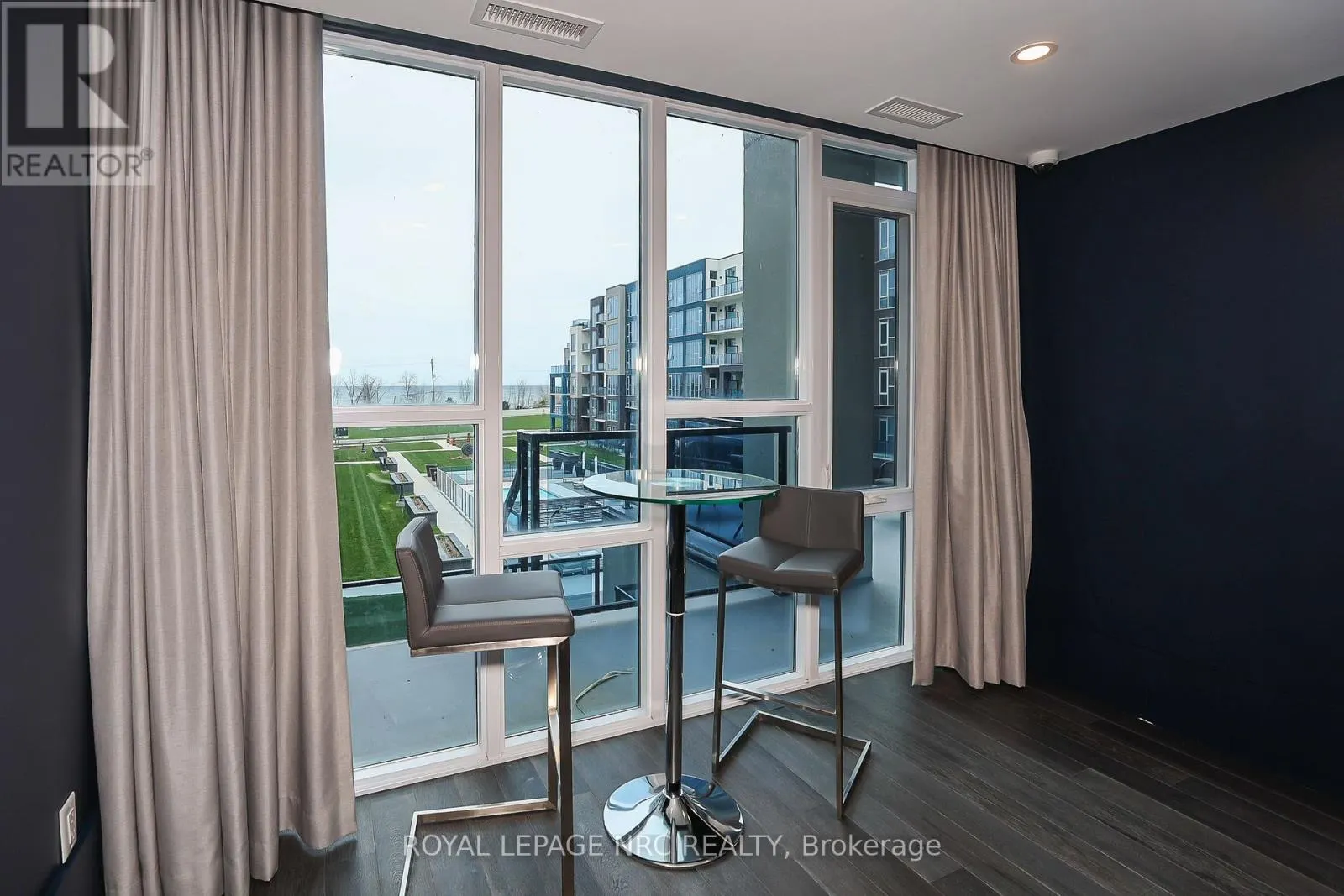 232 - 16 CONCORD PLACE #232