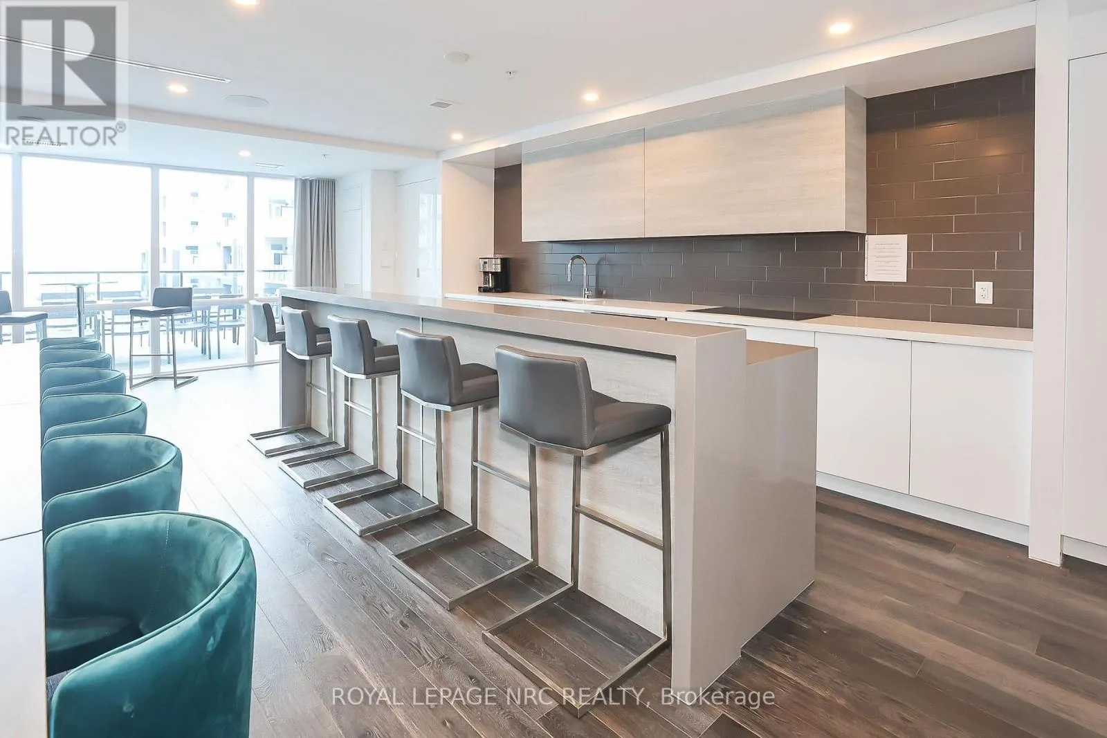 232 - 16 CONCORD PLACE #232