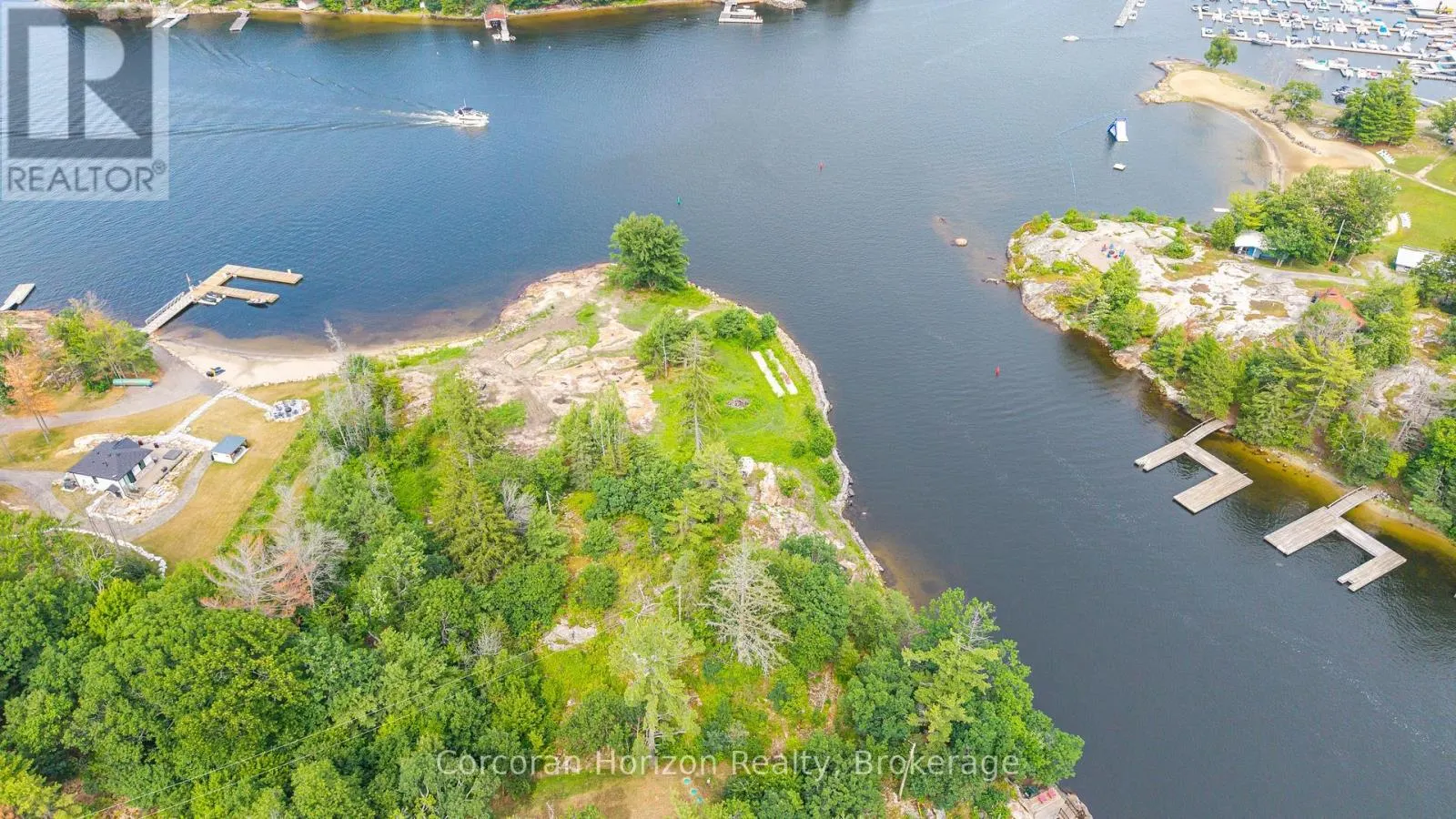 16 ISLAND 810/ROYAL ISLAND