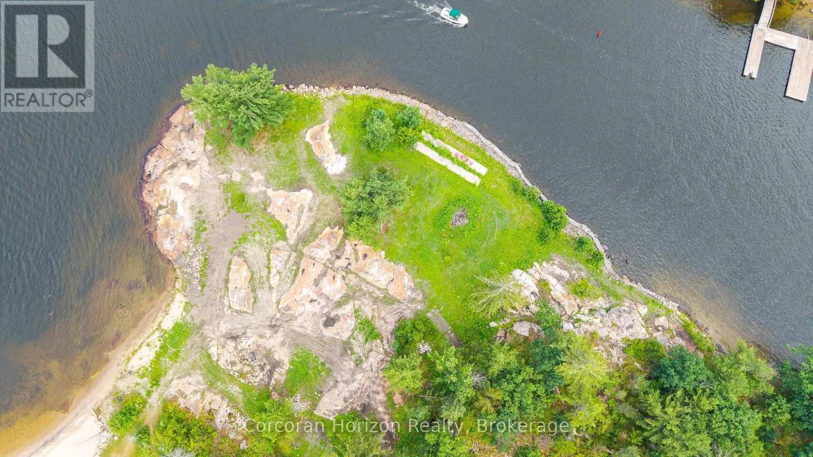 16 ISLAND 810/ROYAL ISLAND