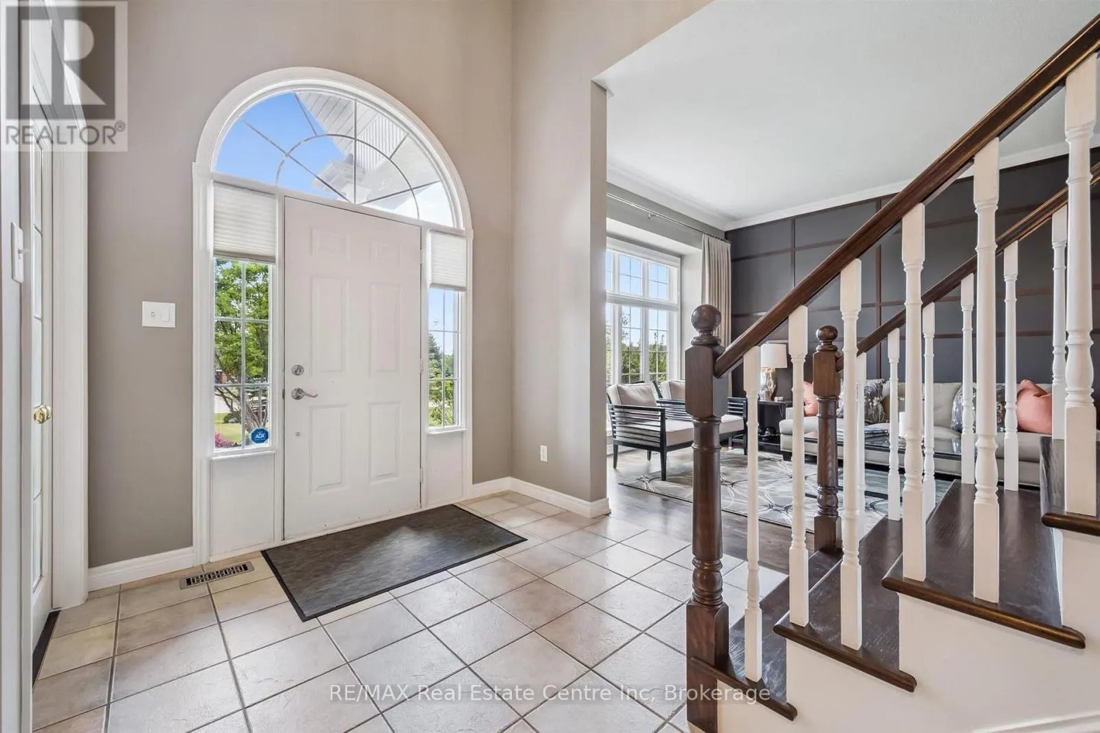 12 TELFER GLEN STREET