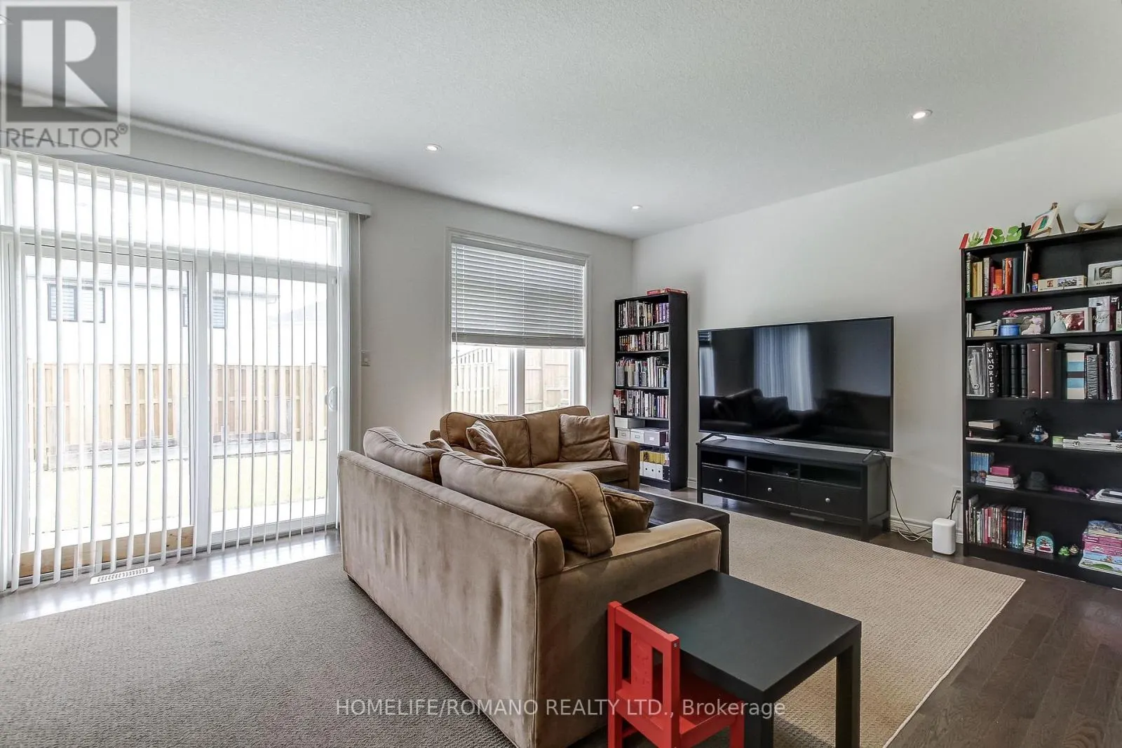 42 DALLAN DRIVE