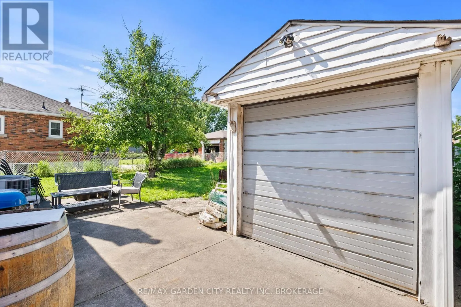 36 ROSE AVENUE
