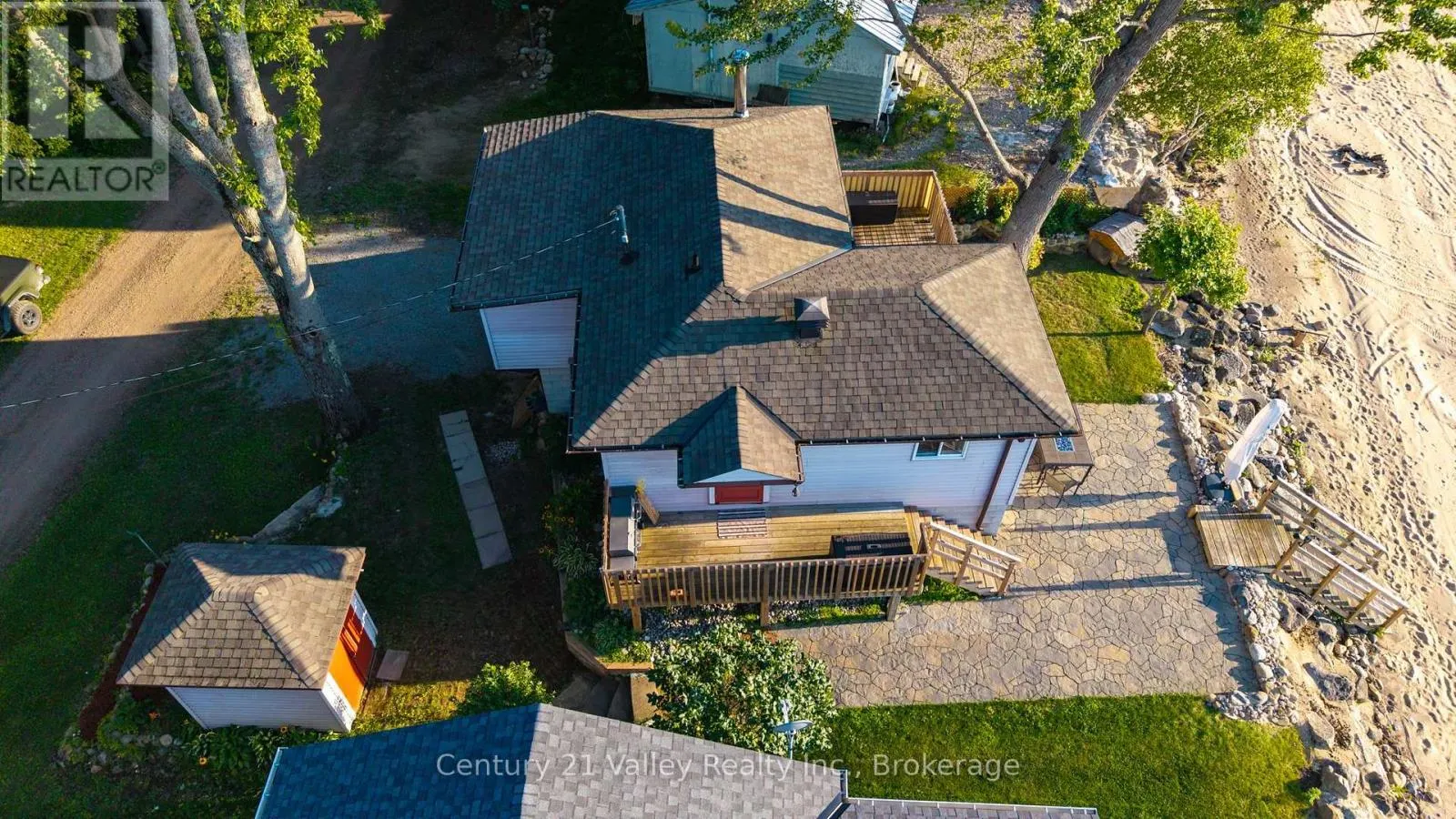 115 GREATVIEW TRAIL