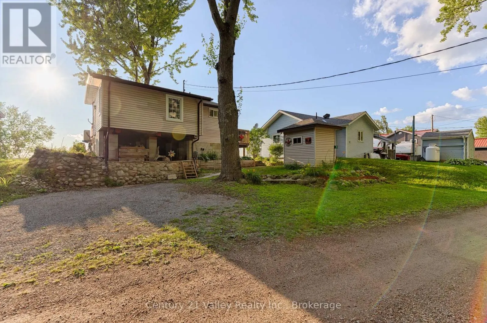 115 GREATVIEW TRAIL