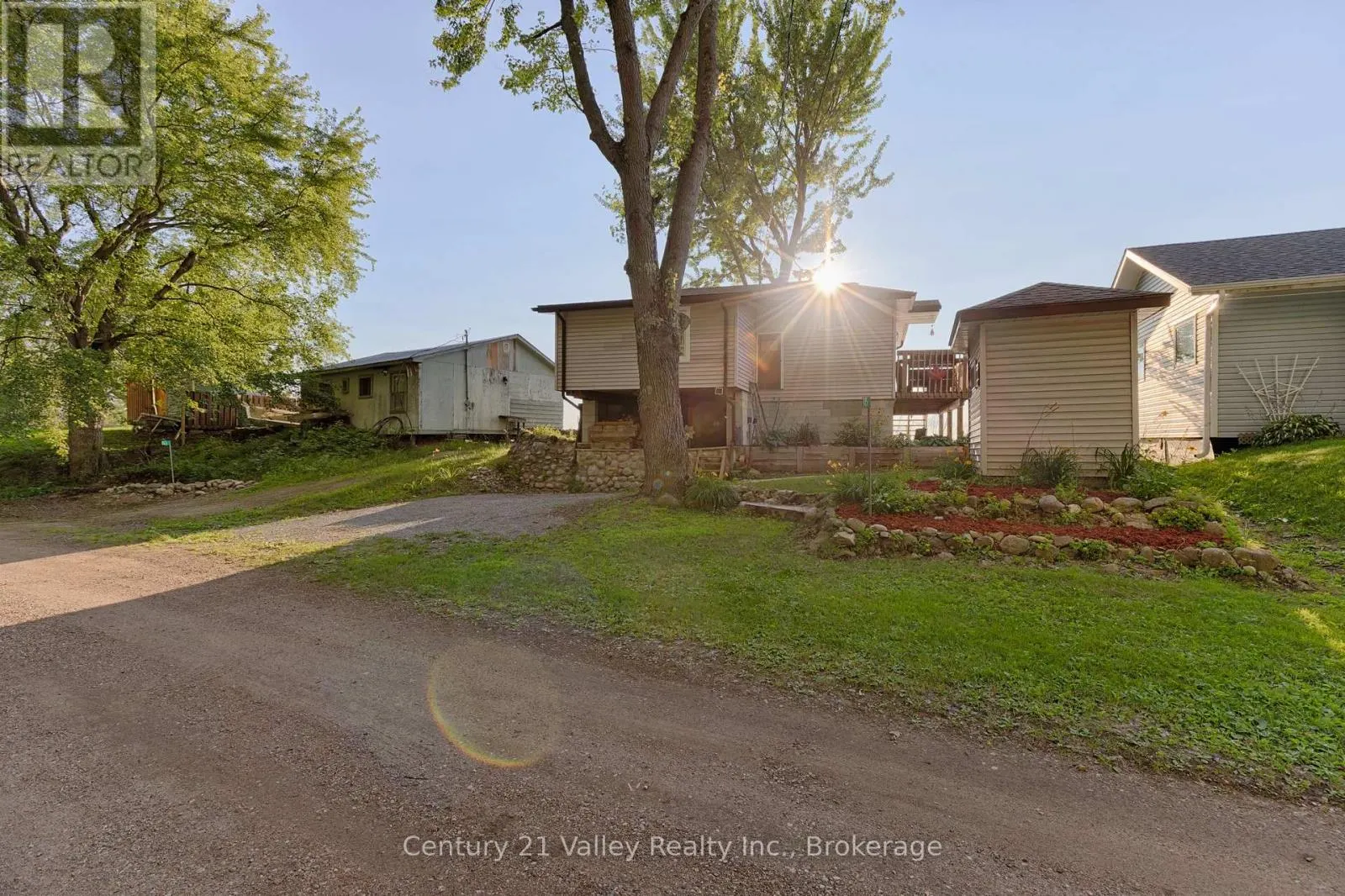 115 GREATVIEW TRAIL