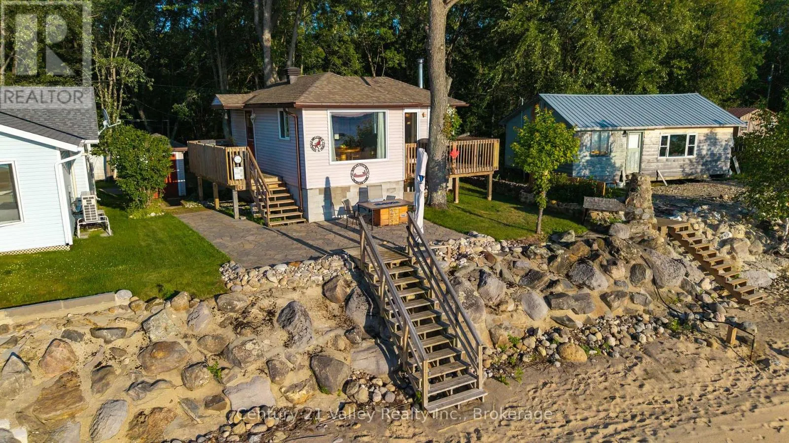 115 GREATVIEW TRAIL