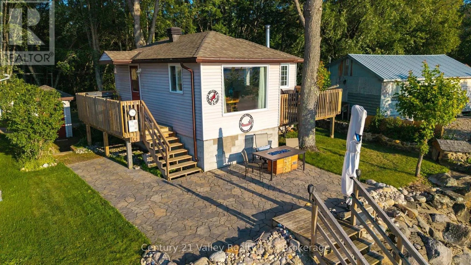 115 GREATVIEW TRAIL