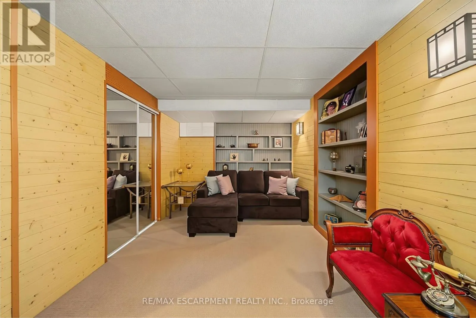3913 PRIMROSE LANE