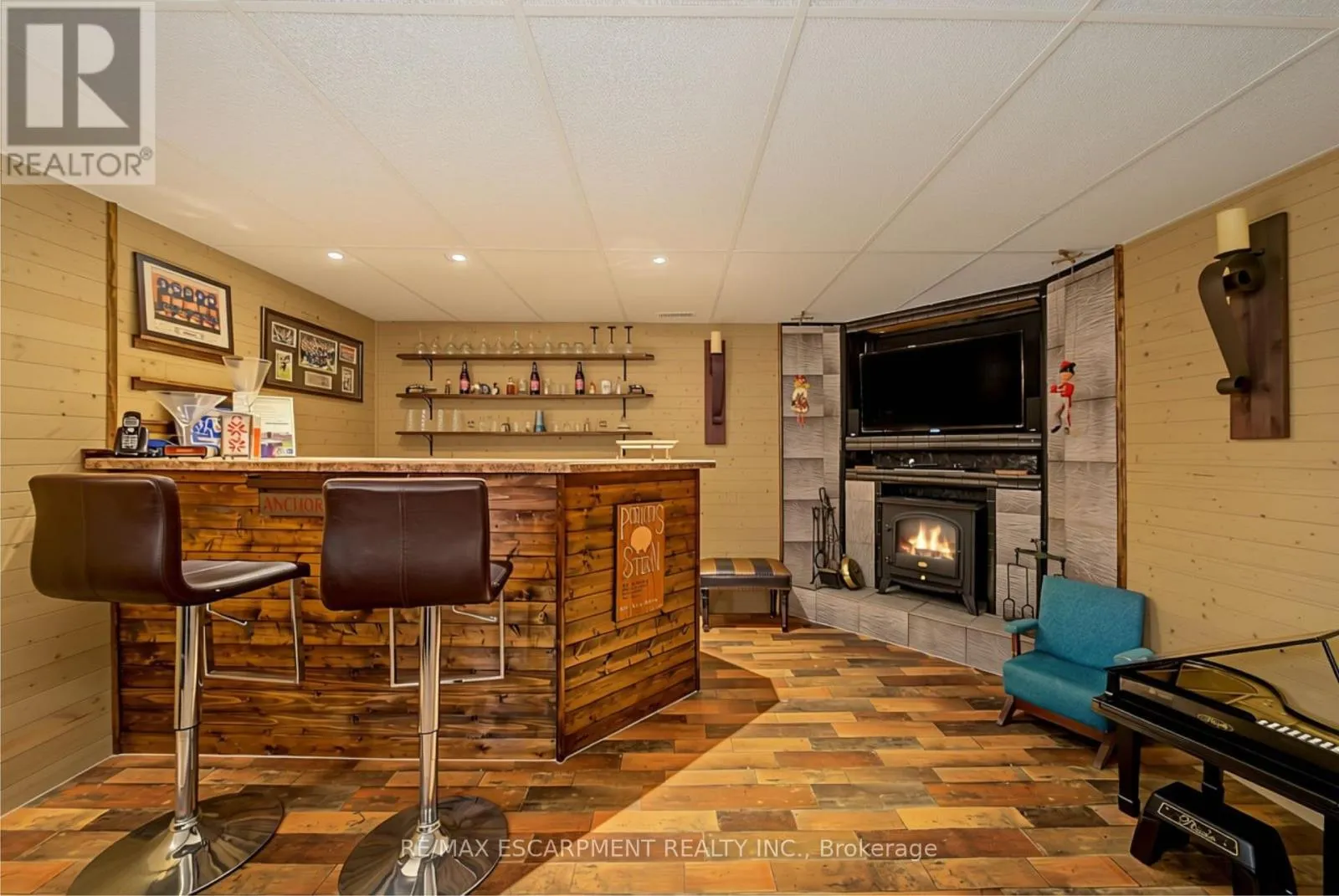 3913 PRIMROSE LANE