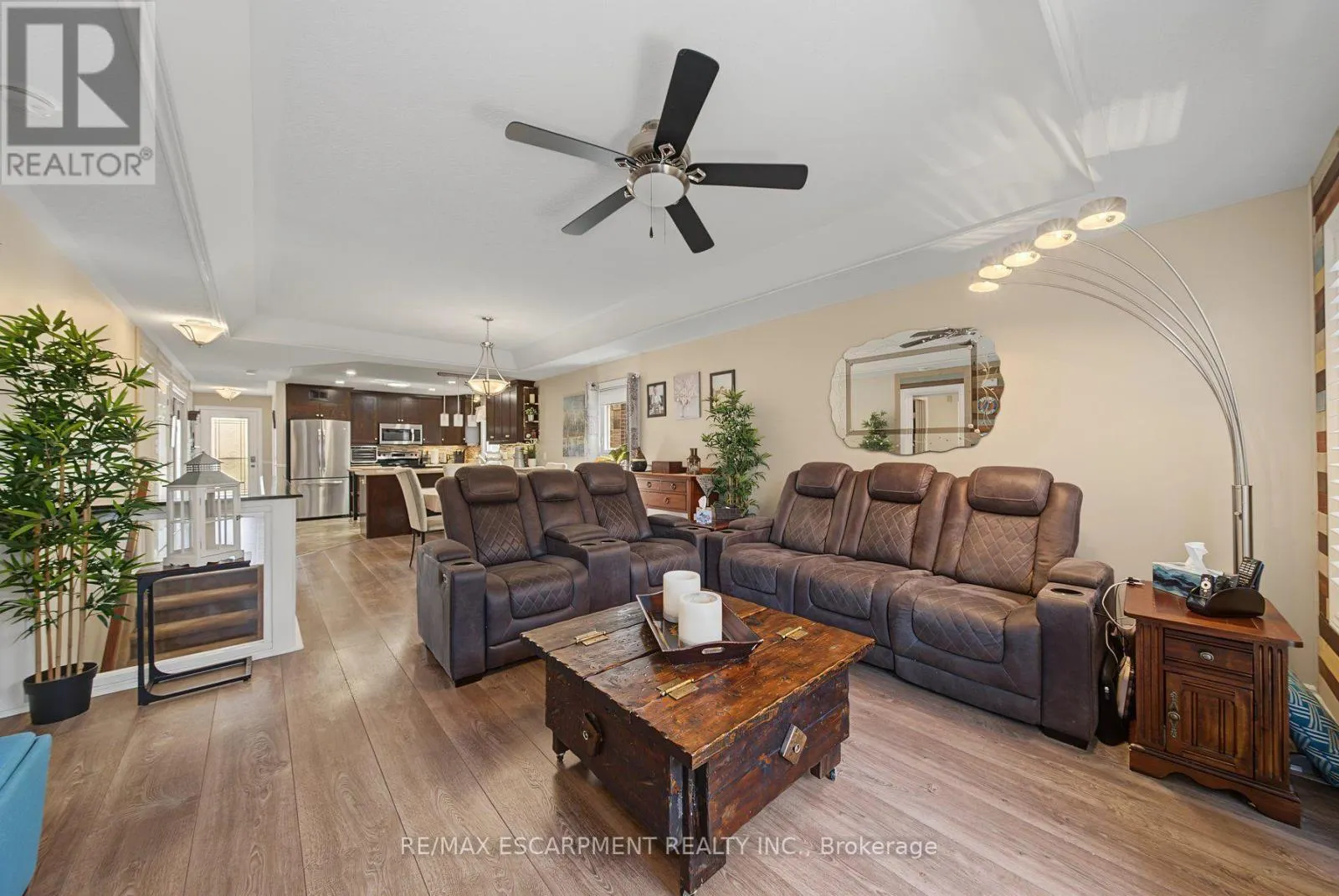 3913 PRIMROSE LANE