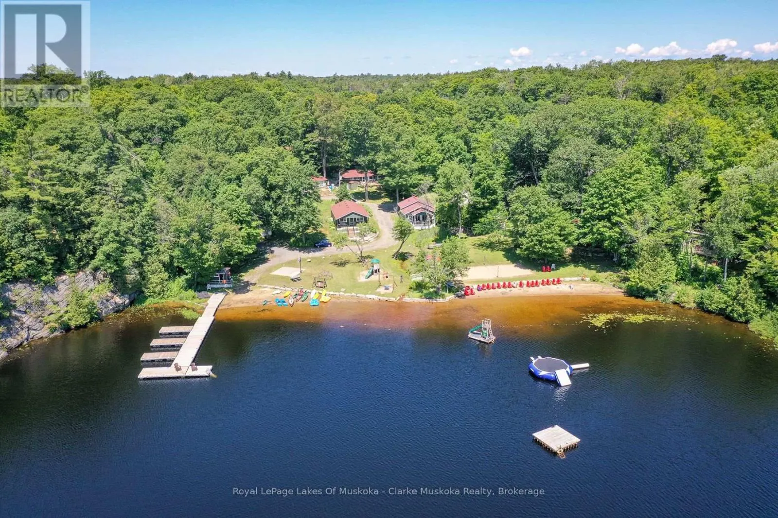 8 - 7 SILVER POINT ROAD #8