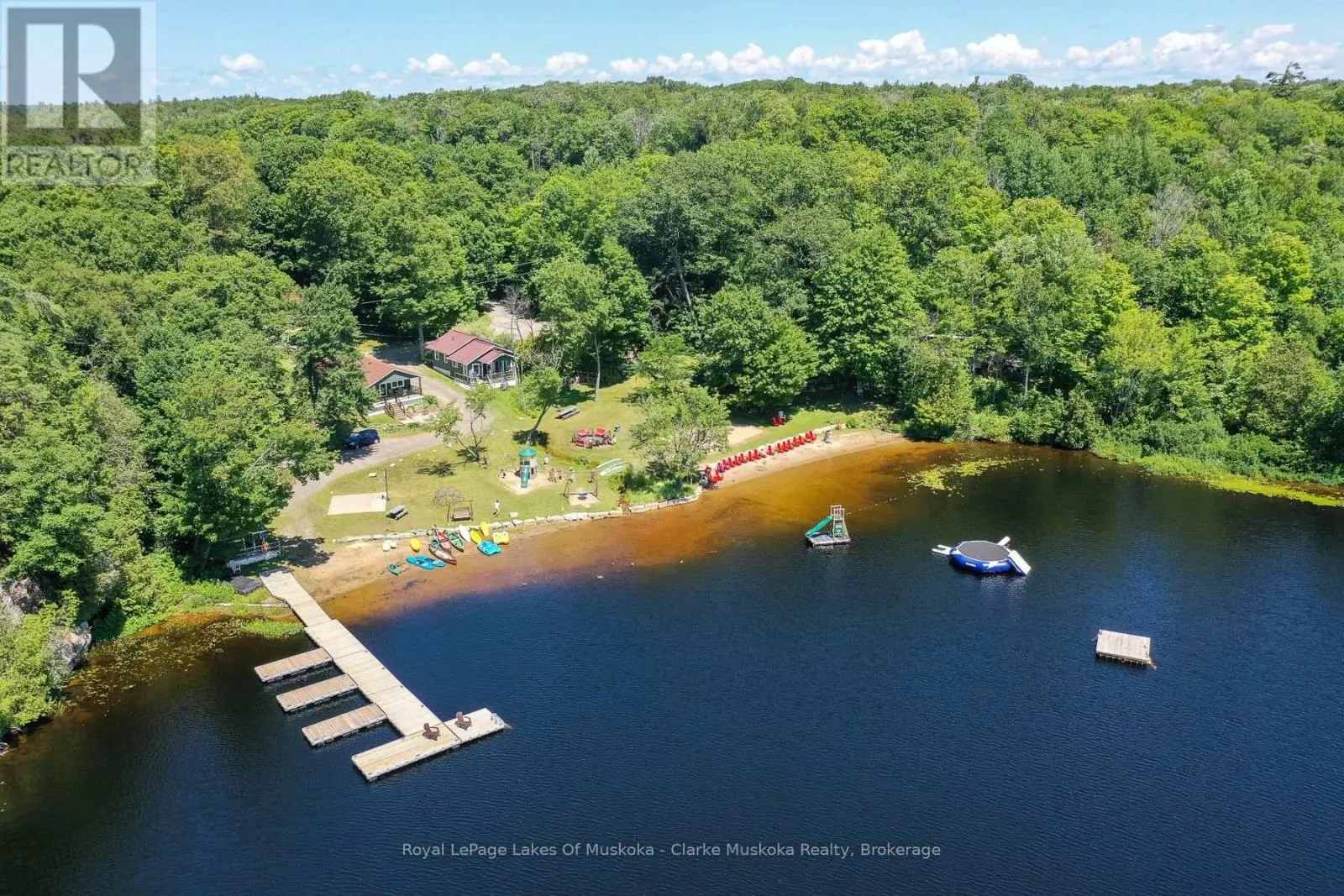 8 - 7 SILVER POINT ROAD #8