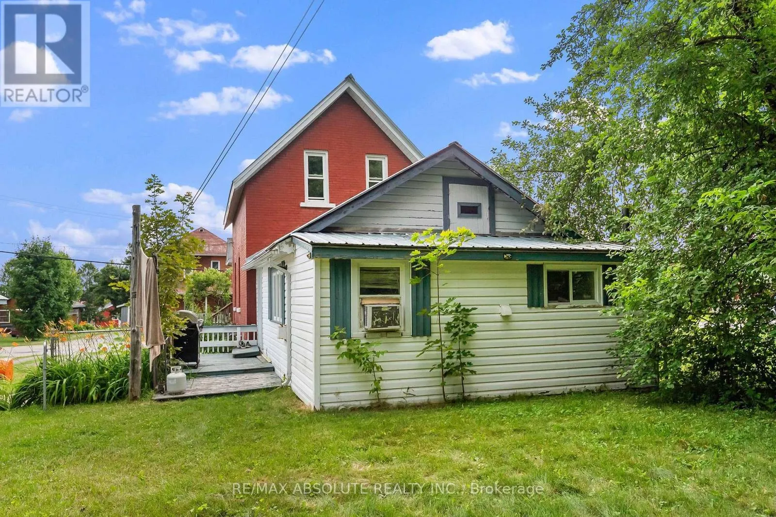 11 GOULD STREET