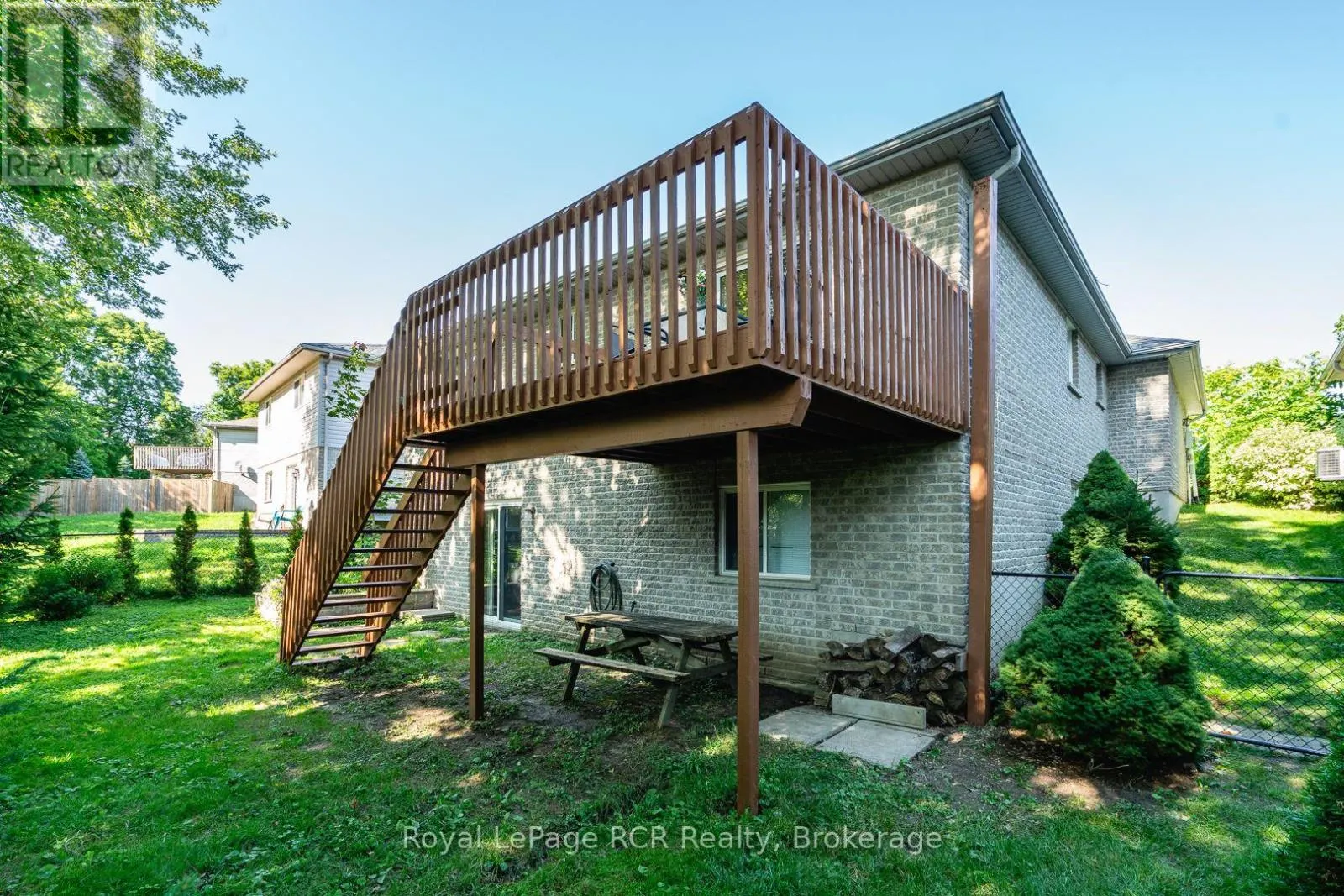 246 16TH AVENUE CRESCENT