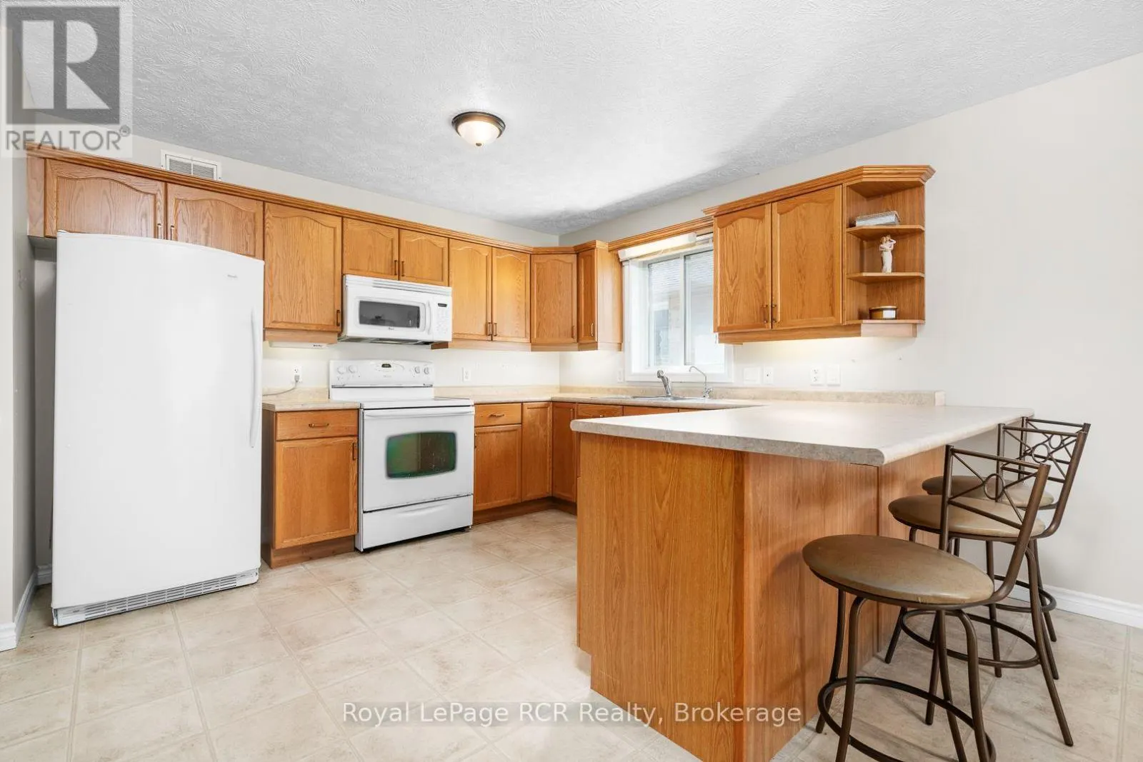 246 16TH AVENUE CRESCENT