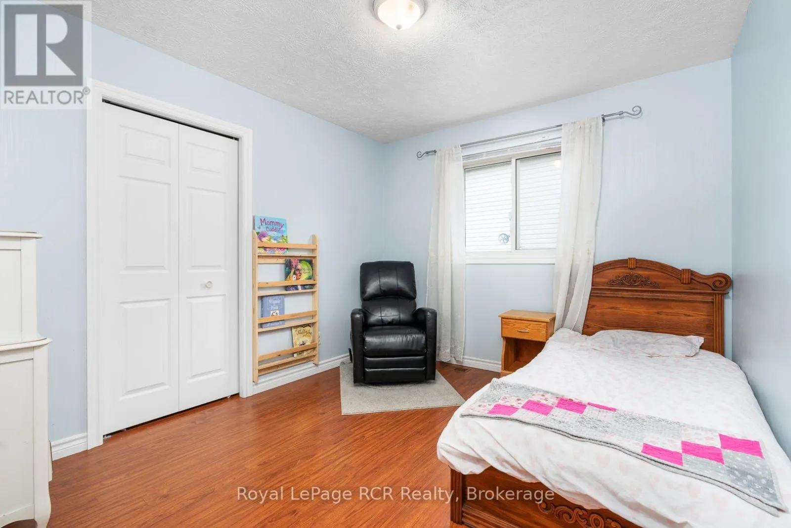 246 16TH AVENUE CRESCENT