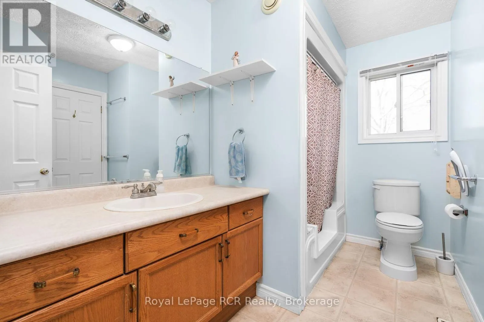 246 16TH AVENUE CRESCENT
