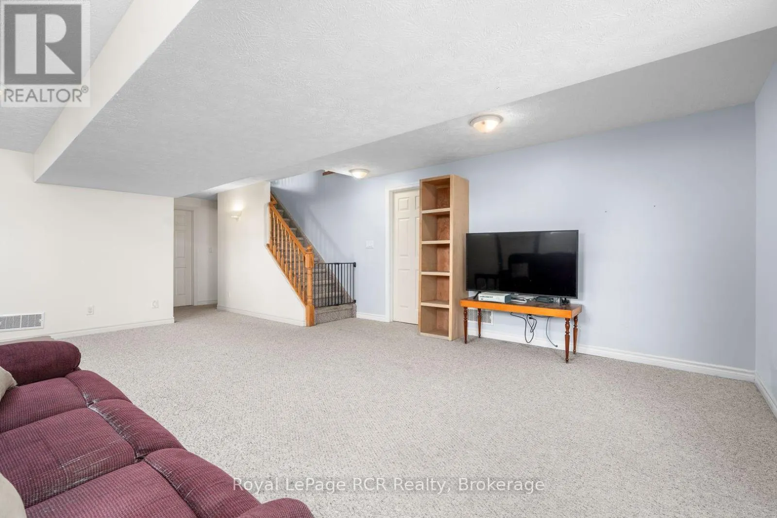 246 16TH AVENUE CRESCENT
