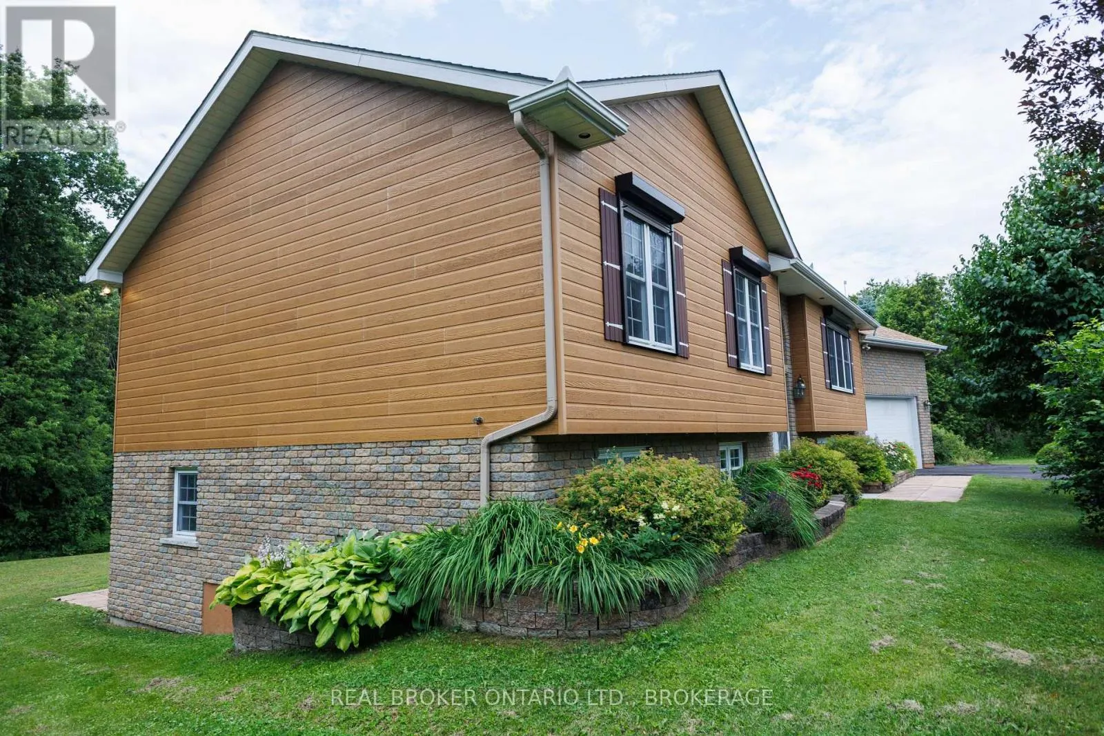 3213 DORNIE ROAD